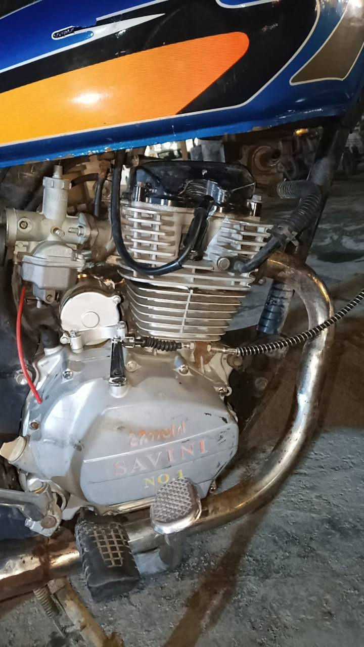 سلام عليكم ايراني خمسه كير كامله مكمله سلف وهندر بس عوزه شخاطه تشتغل سلف رايده 350وبيه مجال المكان بياع شرطة الخمسه *********** هاثه الرقم متواجد وتساب
