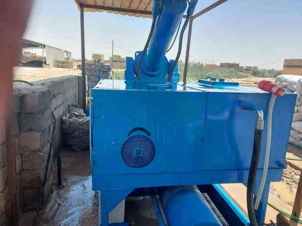 سلام علیکم 
هذا جهاز كبس  للبيع،
للتفاصيل اتصلوا على هذا الرقم
*********** ابو حیدر
