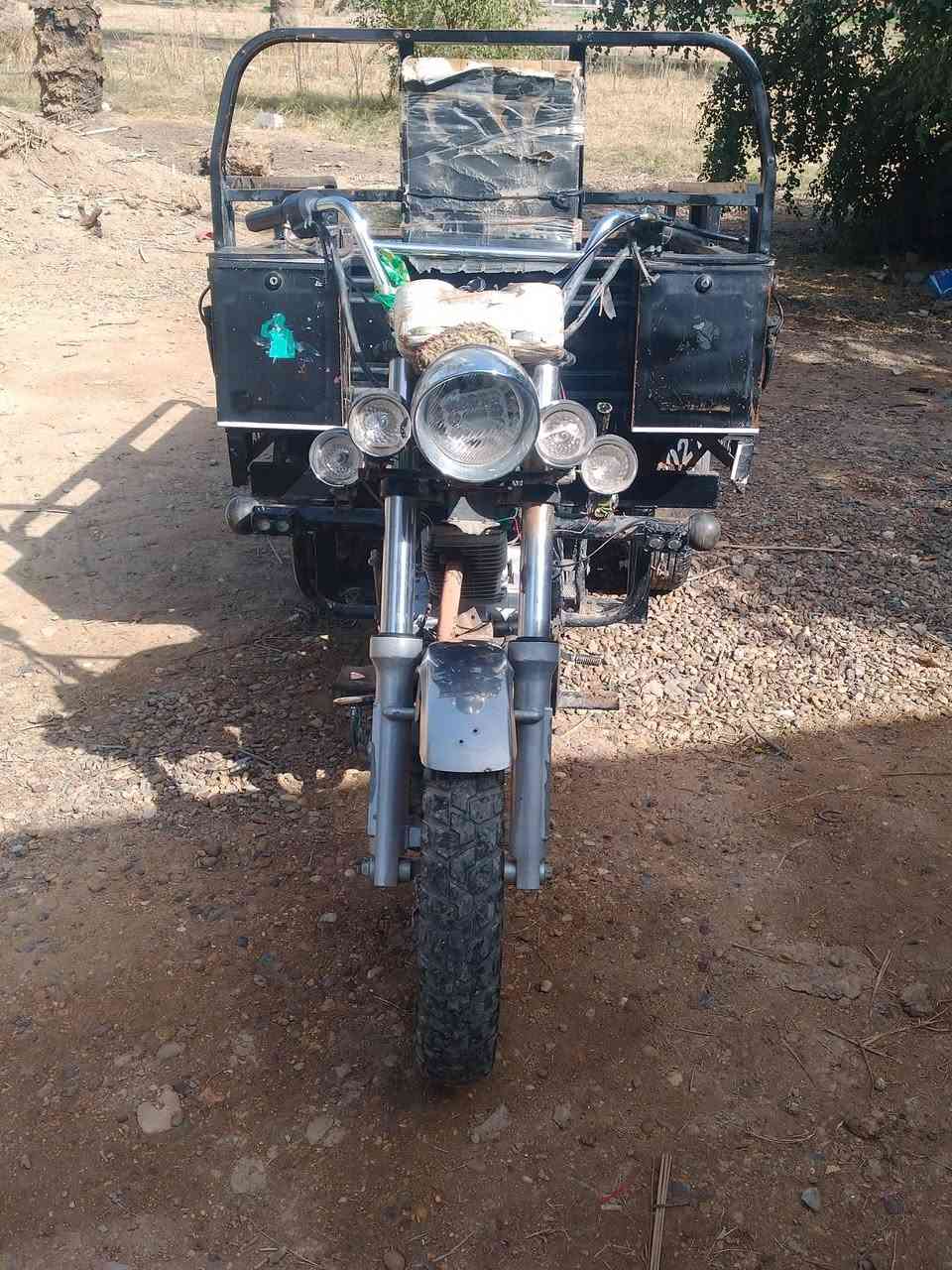 سلام عليكم ستوته لبيع 2021وراق اصولي  مكفواله من ركبه وشاصي شوفت عينك ستوته مكاني بابل المسيب سعره 1500 وبيه مجال قليل حك جيه  ***********
