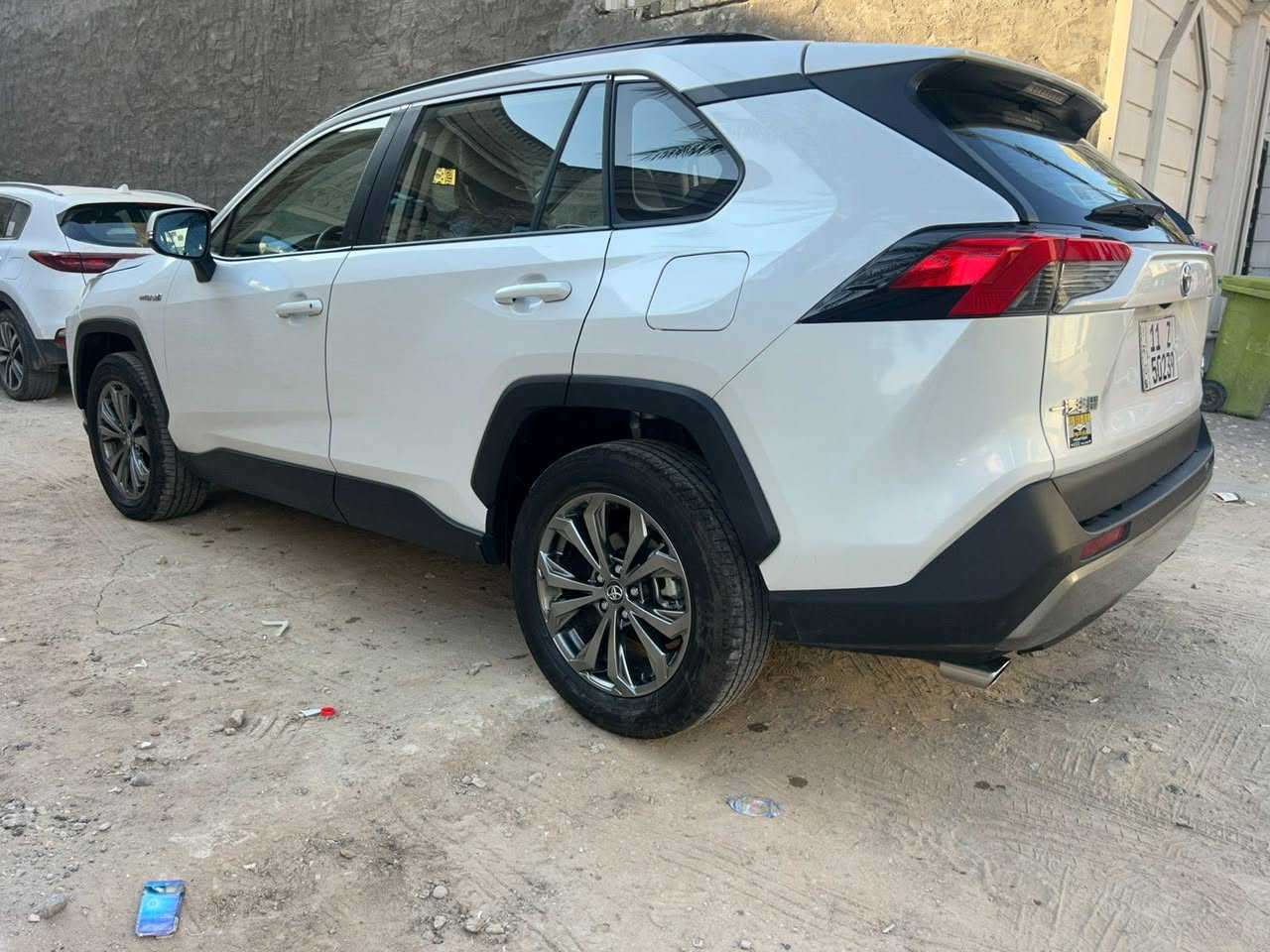 تويوتا RAV4 هايبرد 2024
⚙️ حجم المحرك 4CYLINDER 2.5L 
⚙️ مرتبط بناقل حركة أوتوماتيك
🔑 مفتاح التشغيل بصمة 
🚘 بانوراما
‼️ اريل نفكيتر 
📍حساسات أمامية 
📍حساسات خلفية 
🚘 رادار
💡لايت زينون + LED 
🔦 كشافات 
🔦️ بك لايت LED 
🛞 حجم الاطار 225/60R18
🛞 ويل كب 18
🛞 4 دسك
🛞 حساسات ضغط الاطارات 
✨️ اشارة في المرايا الجانبية 
✨️ المرايا قابلة للطي كهرباء
🌧 ماسحة خلفية 
🎈عدد AIR BAG 9 
🚗 هاند بريك كهرباء 
🚗 ا ABS 
🚘 دشبول شاشة  
🖥 شاشة Apple Car play 
📷 كاميرا 
🚘 4 كاميرات
🛣 مثبت السرعة
💺تتسع المقصورة ل 5 ركاب
💺المقاعد جلد
🚘 تدفئة المقاعد الأمامية 
👶 مثبت مقعد الطفل ISOFIX
❄️ تبريد شاشة مناخين منفصلين 
❄️ قطعتين تبريد  
👑 فتحة سقف
ماشية ١٥ الف كيلو متر
السعر ٣٩ مليون


**إذا كنت صاحب هذا الإعلان وتريد حذفه لأي سبب، رجاءا أرسل رسالة إلى الدعم الفني**