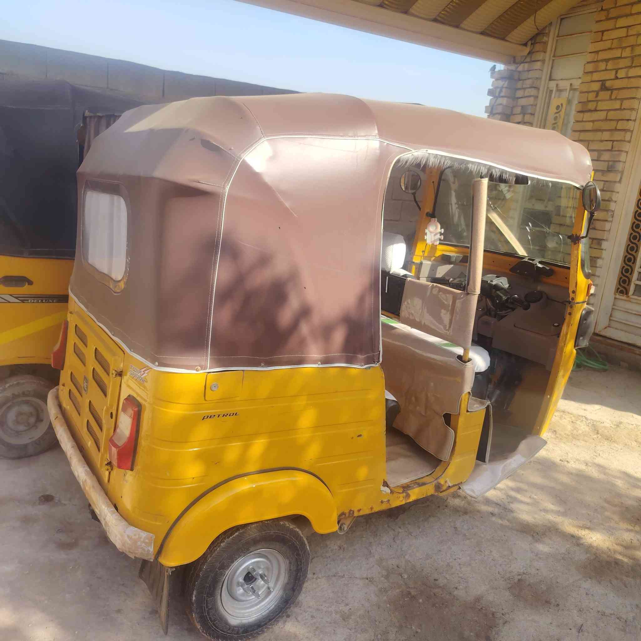 سلام عليكم تكتك لبيع موديل ٢٠  كله جديده وراق وكيلها الحيدري السعر ٦ وبيه مجال واهاذ رقمي *********** ما متواجد عله الفيس نتصل عله الرقم
