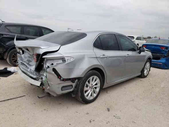 السلام عليكم شباب كامري موديل2023 وارد أمريكي الصور مرفقه بالمنشور وتفاصيل بدون ارباك مكان سياره بغداد
السياره معوقين مكان الشرعي بغداد السعر 160  واهلا وسهلا بالجميع ***********
