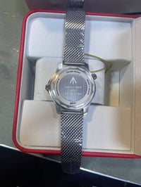 مزاد • ساعات • واتساب