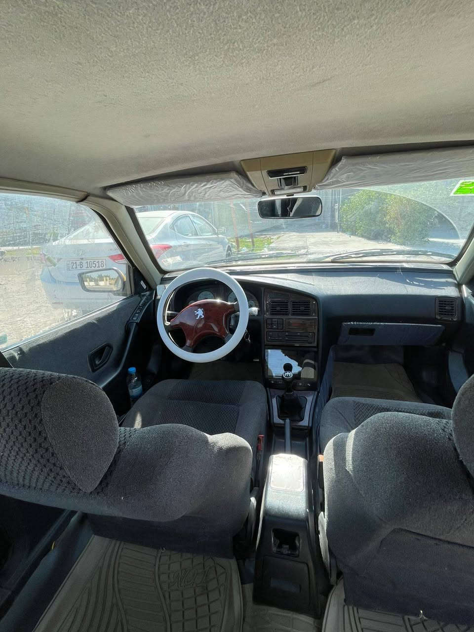 السلام عليكم بيجو بارص 2015 سيارة نضيفة وحلوة سيارة بيهة باب صبغ باب الصدر بس كير مكينه مكفولة مكاني بغداد زعفرانية السعر 44وبيهة مجال حك الجيه السيارة احلة من صور رقم ***********
