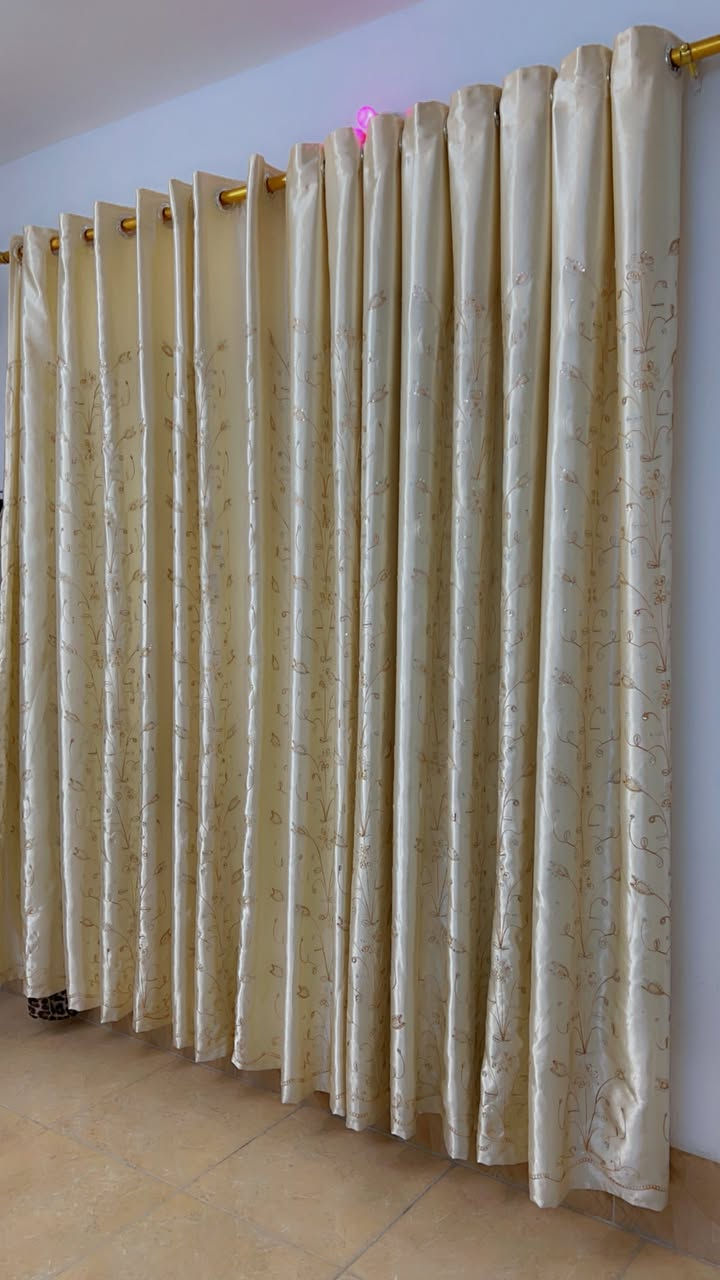 للبيع عدد اتنين  مع البوراي والقواعد كامل بس تركبين
عنواني اربيل يوجد توصيل يوم الجمعه فقط


**إذا كنت صاحب هذا الإعلان وتريد حذفه لأي سبب، رجاءا أرسل رسالة إلى الدعم الفني**