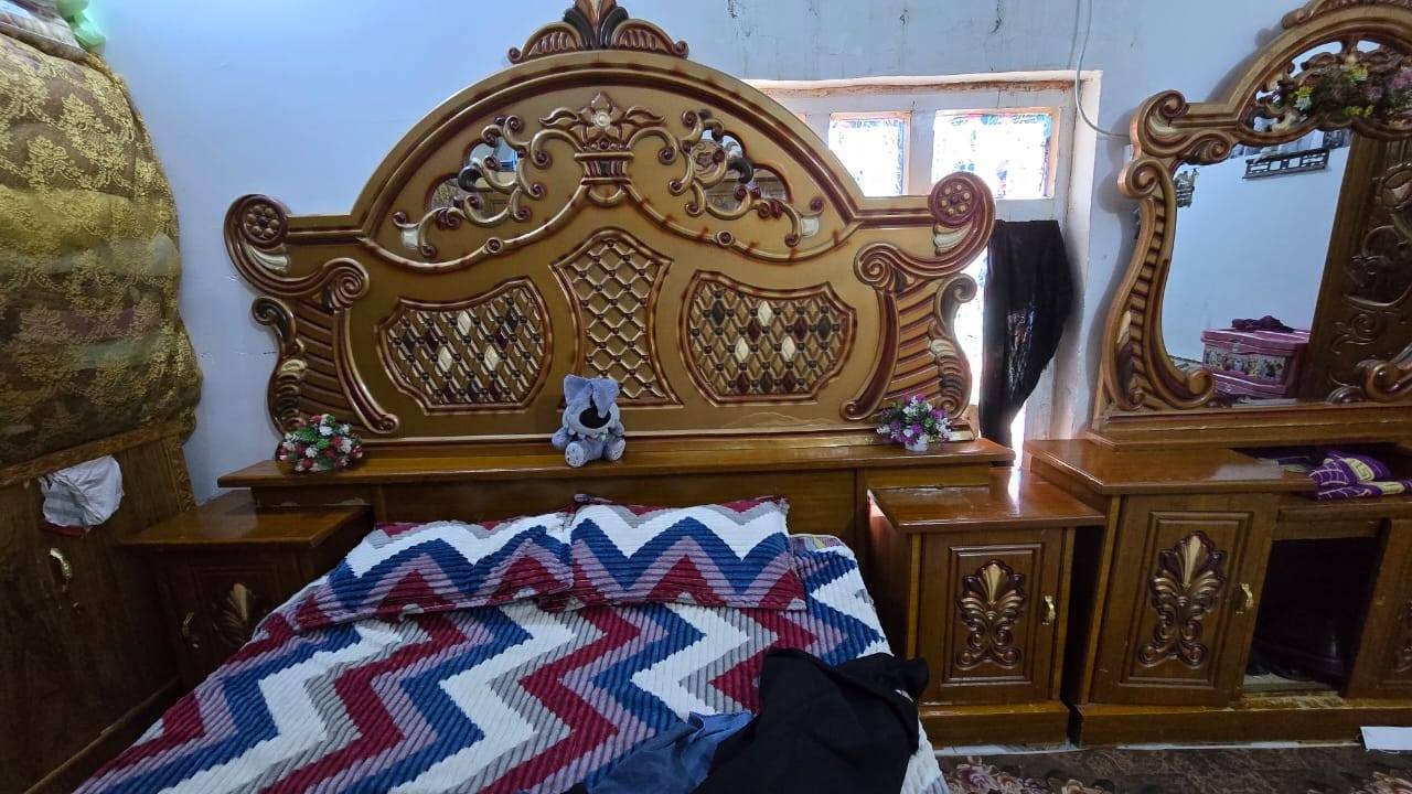 السلام عليكم غرفه ام السته نظيفه رزقام صاج ويدات سعر الغرفه 850 وبيها مجال مكان الغراف مراوس هم اراوس ***********
