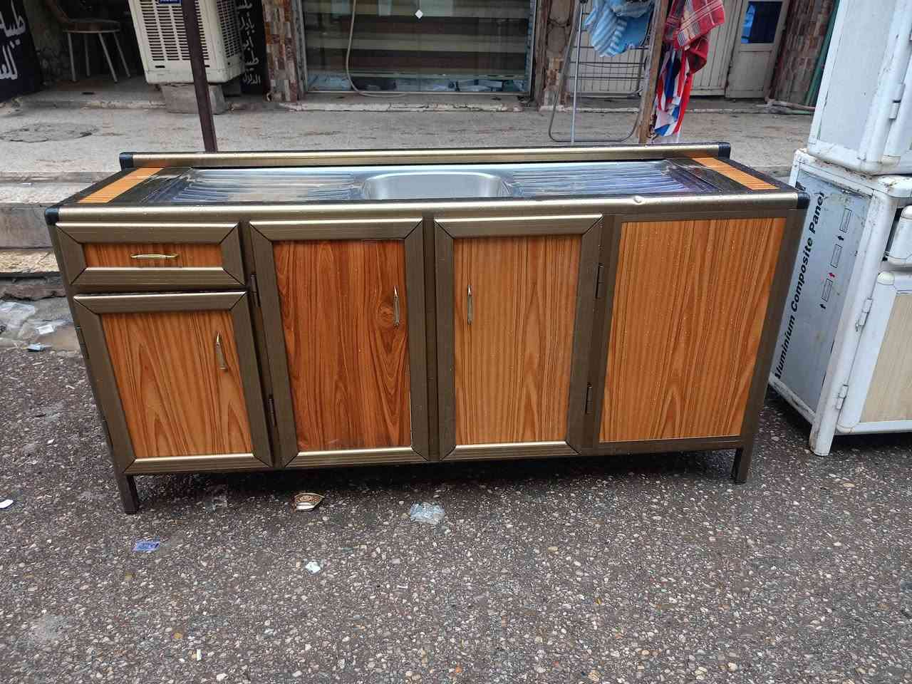 السلام عليكم ورحمة الله محل ابو فراس وادي حجر قرب فلافل بدر الشري يجي خاص او يتصل غير متواجد على الفيس ***********
