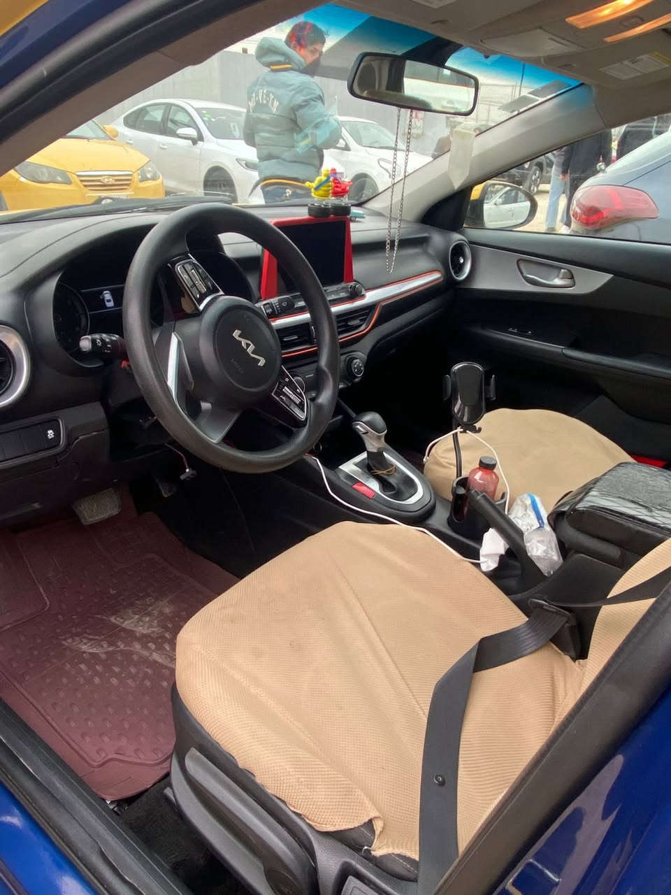 السلام عليكم
للبيع كيا فورتي موديل 2023
السيارة بيها تخم تاير جديد نص فول السيارة 
رادارات توقف ذاتي
منضومة غاز 60 لتر
وبيها منضومة زنون جديدة 
السيارة ماشية 63 الف كيلو متر
حادثها بامريكا بجم 
السيارة مرتبة وحلوة 
السعر 135 وبيها مجال حك الجية للاستفسار ***********
