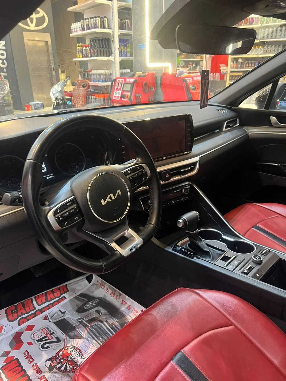 كي فايف جيتي لاين 2024 بدون ايرباك

السياره بدون حادث فقط بارد الباب خلف السايق
 للبيع لون سمنتي 
فول مواصفات
المحرك 1.6 تيربو 
وارد امريكي 
قبغ جنطة مبدل فقط غيرها مكفولة
ماشية 31 الف كم
مواصفات :
بكلايت لد
تشغيل عن بعد
رادارات امامية وخلفية وجانبية 
اوتو ستوب 
نقطة عمياء 
قيادة ذاتية 
دخول ذكي
كروس مثبت سرعة 
شاشة كبيرة 
شحن لاسلكي 
هند بريك كهربائي 
بصمة 
اشاير بلمري 
كامرة دواره
4 انضمة قيادة 
اوتو هولد 
نضام ترحيب بل اليدات
كشنات كهرباء 
سيارة مال جناي
رقم  اربيل باسمي 
مكانها بغداد حي الاعلام شارع البداله
***********
السعر ب190 ورقه وبيها مجال 
صور الحادث بالمنشور
