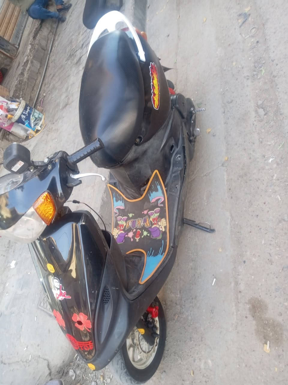***********
