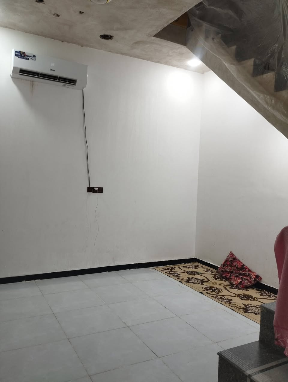 بيت طابو صرف للبيع 
جديد ونظيف ومرتب
مساحة 100 متر بحي العسكري 
بناء طابوك السكف صب كونكريت
ما صارله حتى سنة من كامل.
البيت مقابله ساحة متوفرة كافة الخدمات. 
للتواصل والاستفسار مراسلة الصفحة
او واتساب ***********
