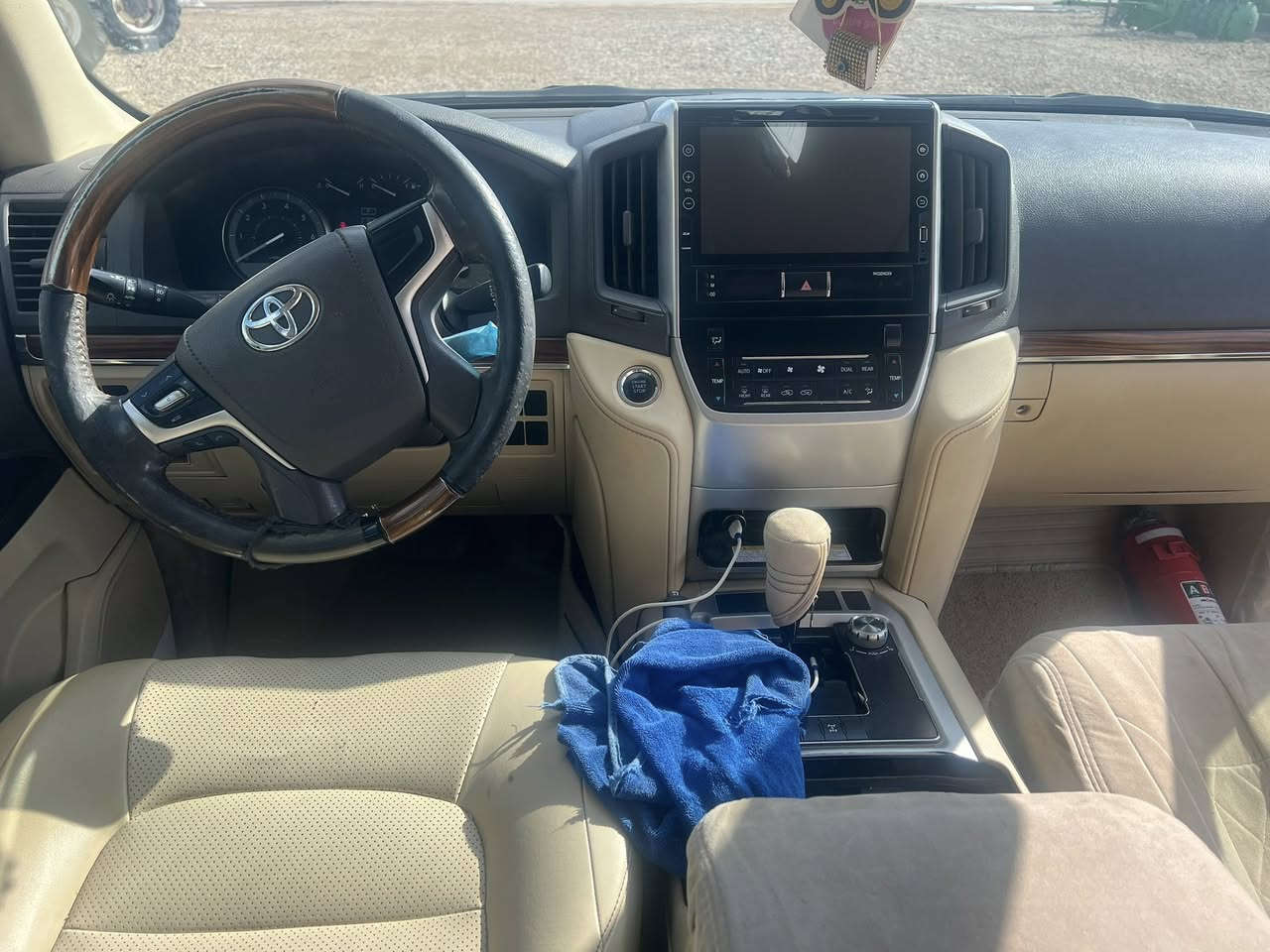 لاندكروزر موديل 2016كفاله عامه
فوال مواصفات ابريم 
مكاني واسط العزيزيه
***********
