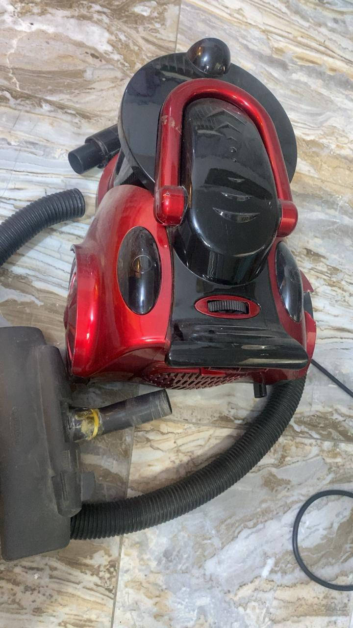 مكنسه ماركه جابوه اليه من سويد صوط مابيه عالي سحب قوي مكانه دوره الاثورين سعر ٤٠ ابيعه لان ممحتاجته  ***********
