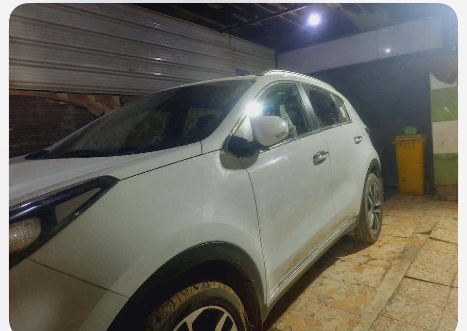 السلام عليكم سبورتج موديل ٢١
ماشيه ٣٥الف حقيقي 
خليجي كفاله عامه حته من الشخط والبارد 
رقم بغداد 
رقم الهاتف ***********
