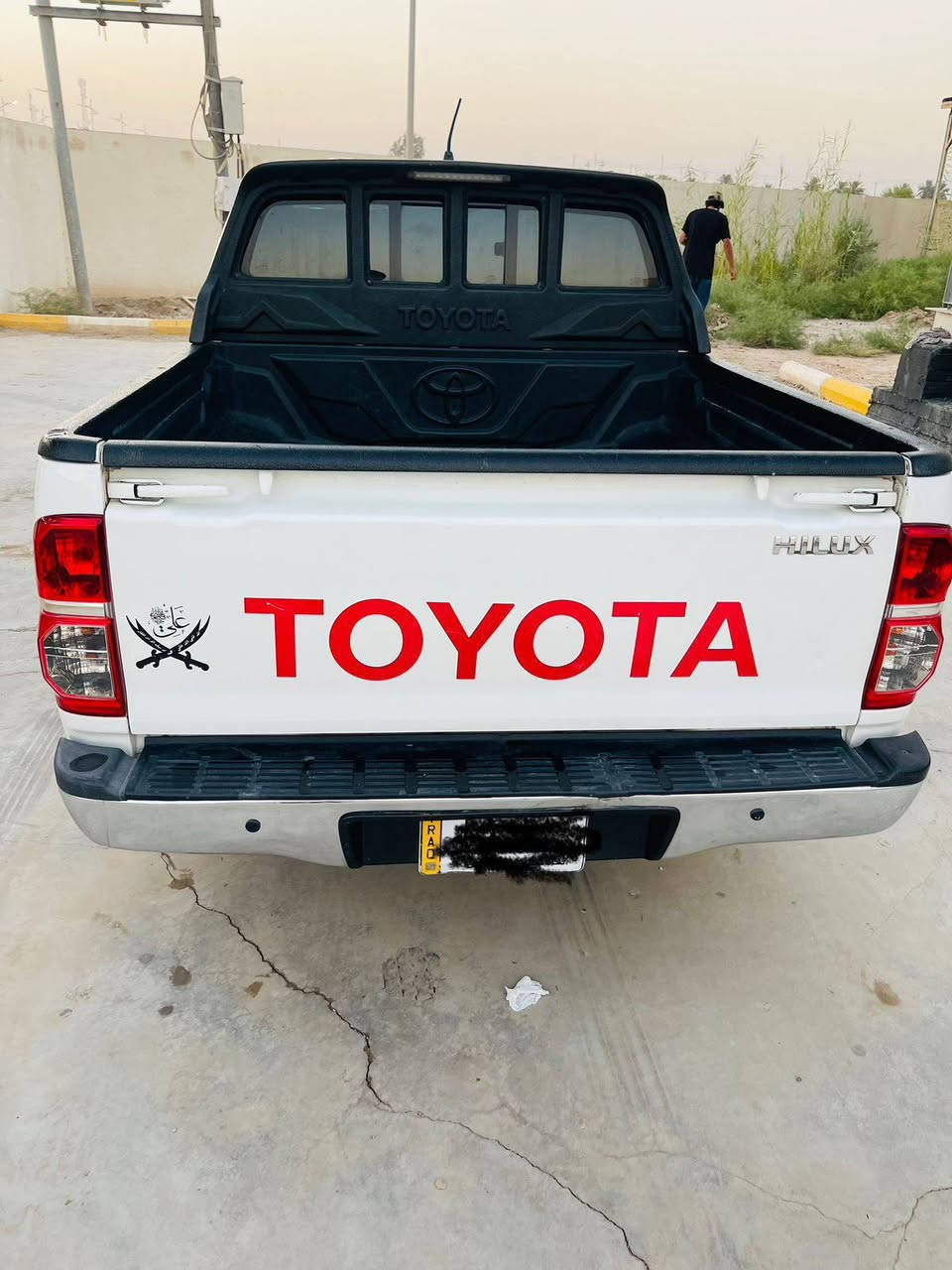 سلام عليكم تيوتا 14 سعر 180وبيه مجال بيه جاملغ الايمن وبيه بارك قليل بلباب مكان سماوه ***********
