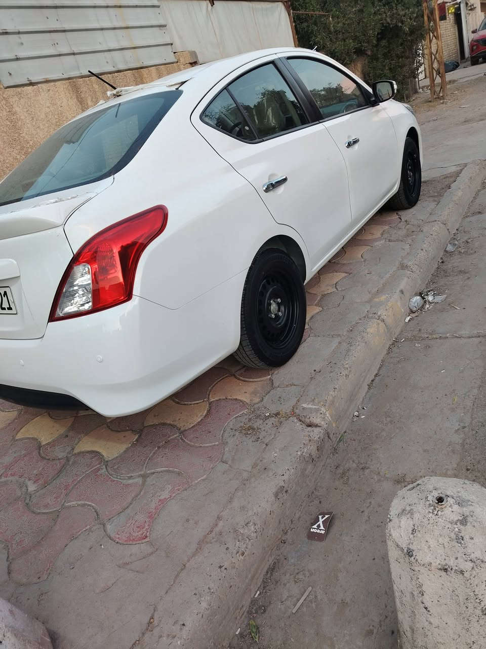 السلام عليكم شباب 
نيسان صني للبيع 2025 ماشيه  (11الف) اربيل تحويل ثاني يوم سياره على وضع الشركة جديده رصعه بالباب اليمنة  المكان بغداد مدينه الصدر السعر125 وبيها مجال بسيط
***********
