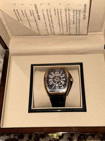 السلام عليكم ساعة FRANK MuLLER.سير جلد مكينة سويسريه نضام عالمي ماعدي توصيل مكاني بغداد النهضة
للاستفسار ***********
