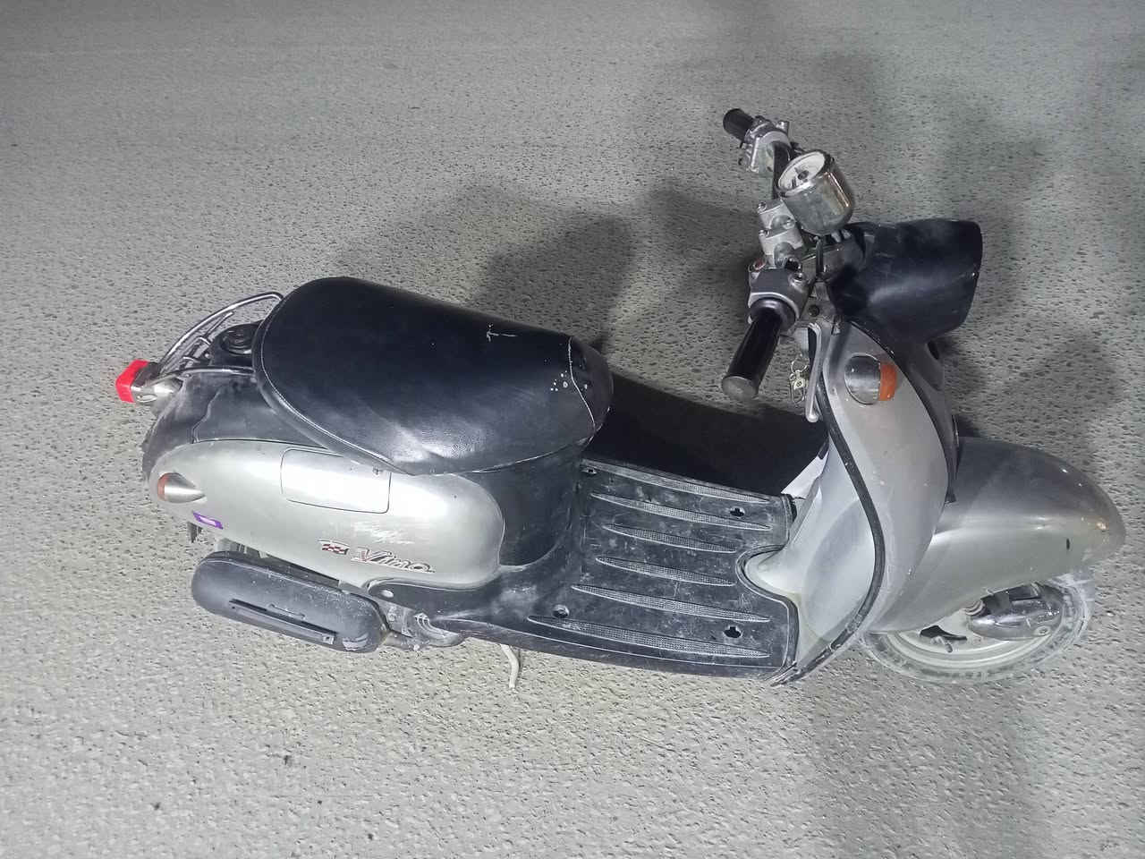 للبيع دراجه عبد الحليم كلاسك دراجه مال حاوية مكينة مامفتوح وكلة شغال اشاير لايت هورن عداد سرعة عداد بانزين كلة شغال اي نقص مابيهة فول نضافة كفر بلاد كلة بلاد تجي تفحص وتقتنع شرط الجديد السعر 300 ماخذيعة بمليون و200 بس اليشتري مومثل اليبيع  مكاني كربلاء حي الغدير يم الصورة للتصال *********** موجود خاص
