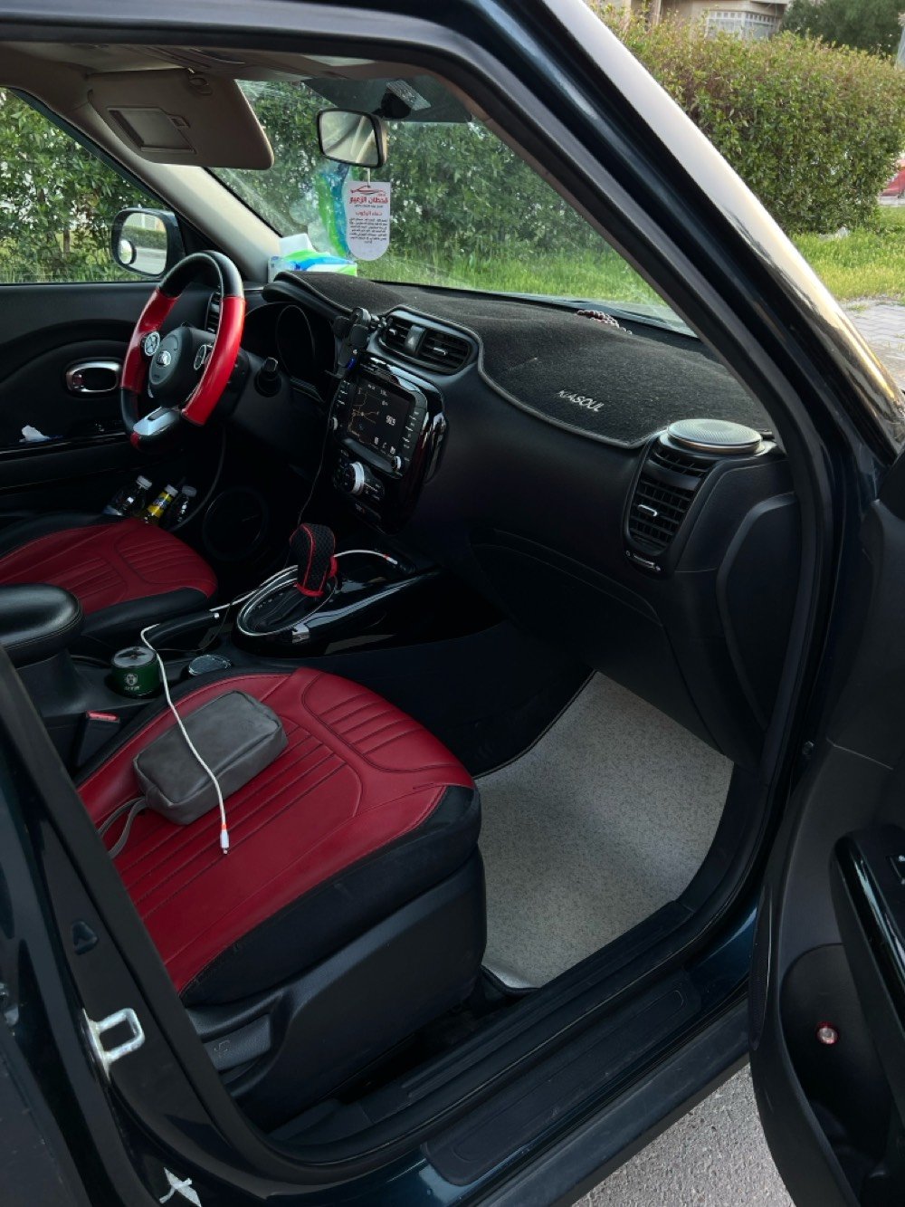 كيا سول موديل 2018 وارد امريكي
اللون كحلي 
رقم بغداد باسمي ماشيه 86 الف 
محرك 2000 gdi وكير at
*السياره مكفوله كفاله عامه من الصبغ والتبديل والايرباك
فقط بارد بسيط جداً في الباب
*مواصفاته بصمه شاشه كبيره لمس مع كامره
سماعات ماركة هارمن كاردن لايت زنون حساس اطارات تحكم ستيرن مثبت سرعه وبعد بيه مواصفات
صدرهه جديد تخم تاير ياباني جديد
السياره نظيفه جداً وبلعافيه علتصير من نصيبه 
مابيه اي نقص ربع متصرف عليه  
سعرهه 123 ورقه وبيه مجال بسيط
مكانه بغداد المنصور او حي العدل للاستفسار 
***********
***********