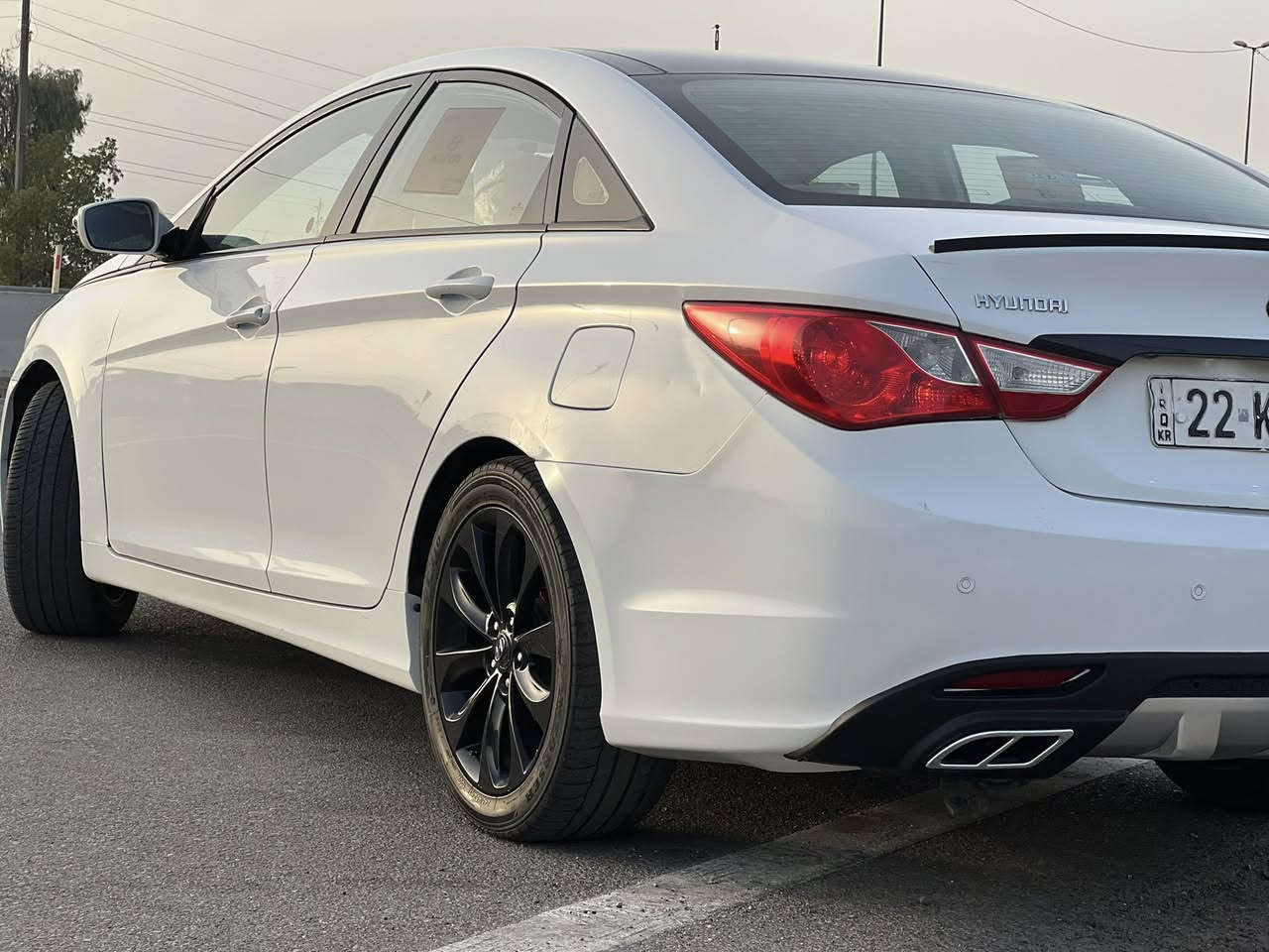 سوناتا موديل 2011
خليجي بيها جاملغ خلفي بدون حوض وبدون دواخل وبيه نص من الصندوك الباقي كفاله 
مواصفاتها 
بانوراما
اشاير مري + مري شفط 
ويل ١٨ 
تحكم ستيرن 
لايتات زينون 
وباقي المواصفات المعروفه
تخم تاير جديد تبريد ثلج 
رقم اربيل باسمي هزه جديده 
مكان بغداد 
السعر ١١٤ بيها مجال بسيط

***********
