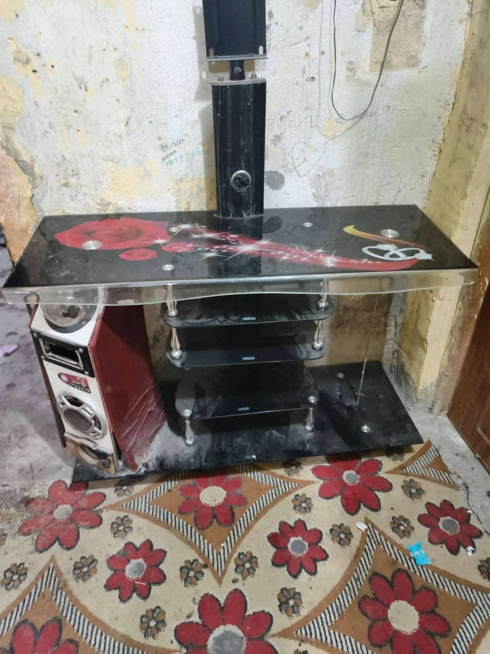 سلام عليكم ميز بلازمه سعر 15 نضيف كزازز شراي يجي واتساب ***********
