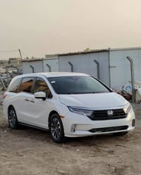 هوندا اوديسي 7راكب2023 رقم بابل  فول مواصفات  فئة EXL بصمه فتحه تحكمات...