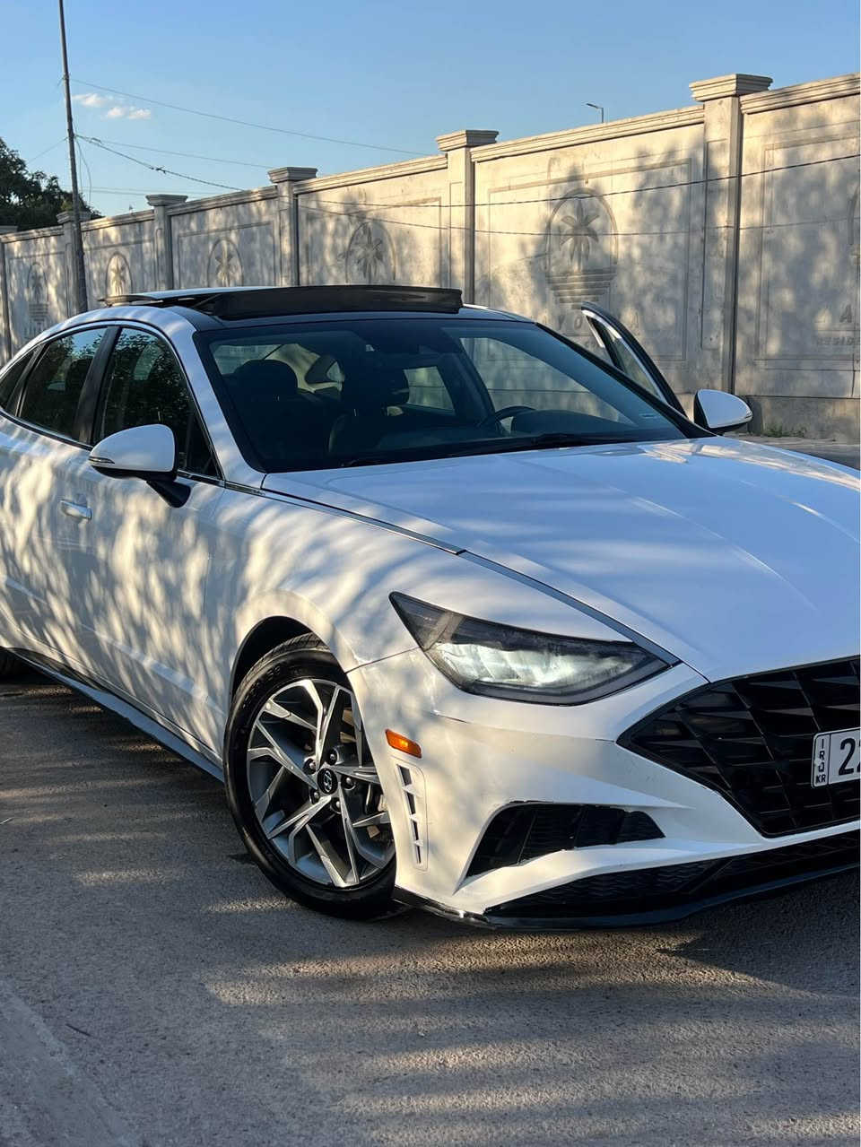 السلام عليكم
سوناتا 2023 للبيع 
فول مواصفات
محرك 2500 سمارت
ماشية 40 الف ميل تقريبا
سياره جديدة على ايدي 
حادثها بسيط / تبديل جاملغ السائق وصبغ ربع البنيد فقط 
مكانها بغداد / زيونه 
السعر 183 وبي مجال بسيط للشراي 
*********** بغداد, العراق
