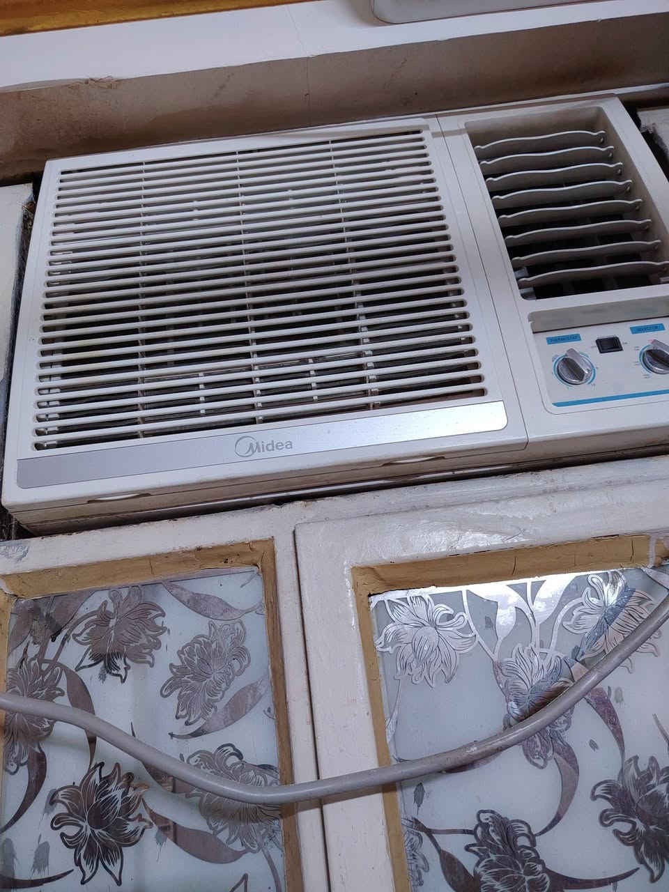 مكيف ميديا 2 طن  للبيع غير داخل تصليح تبريد ثلج❄ شرط الفحص  سعر 290 العنوان بغداد الراشديه *********** متوفر واتساب

