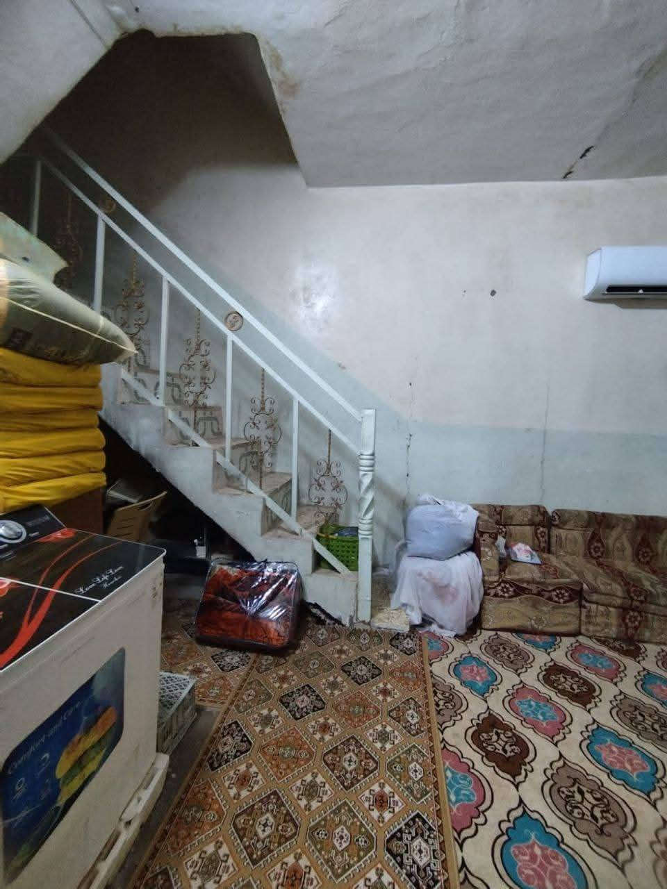 السلام عليكم بيت طابو طابقين للبيع
العنوان المهابشه بصف المشروع مقابيل المنتزه الجديد موقع حلو 
المساحه 470
البيت يحتوي على 
غرف عدد 3 
+ ستقابل جبيره 
+ صاله 
+مطبخ 
+صحيات خارجيه 
البيت معزول عن الحديقه الخلفيه مساحه الحديقه الوره 250 والها باب من الخارج وباب خلفي وشارع من الخلف تصير بيتين
للستفسار التصال على الرقم التالي 

‏‪0775 408 0240‬‏

موجود قطع زراعي وطابو 
وبيوت زراعي وطابو 
+ كرستا وعمل اسلمك مفتاح
+ ترميم
