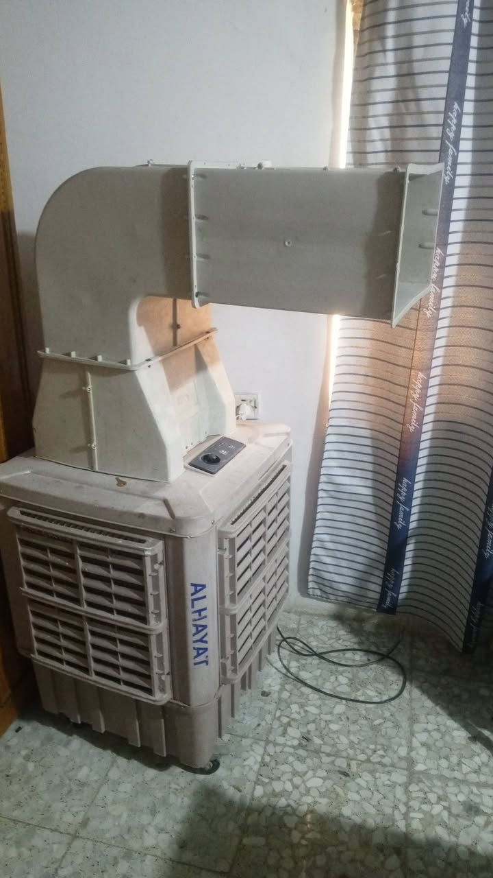 مبردات لبيع حجم 40 نضيفات وبلاديات ثنين بدون موزع هواء وحده كامله شغلات تجي تفحص وتاخذ الكامله ب 175 قفل ولي بدون موزع هواء ب 150 بغداد الكماليه واتساب ***********

