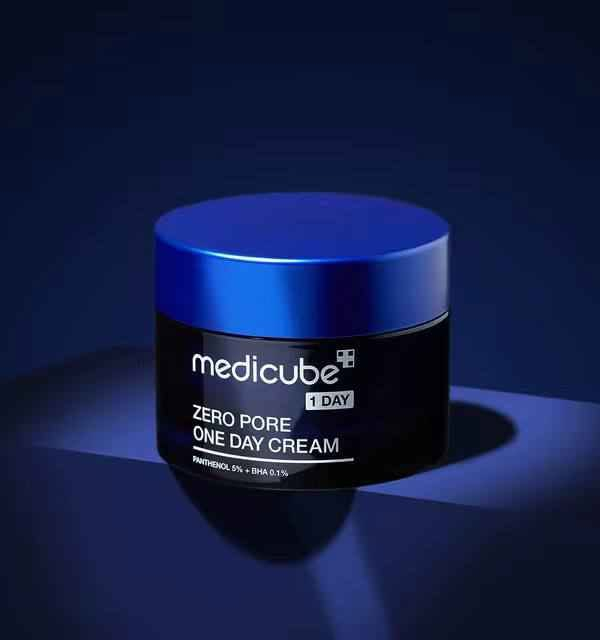 ✅️MEDICUBE
  ZERO PORE ONE DAY CREAM :

✅️🇰🇷🇰🇷كريم مدكيوب اليومي . 

✔️تخلصي من المسام المزعجة باستخدام كريم الوجه هذا الذي يقشر المسام بلطف ويشدها بحمض الجليكوليك. تنظيم إنتاج الدهون وإعادة توازن مستويات الماء والزيت في البشرة
يشد كريم Zero Pore One Day من medicube المسام للحصول على لمسة نهائية ناعمة وراقية .
✔️ يحتوي على البانثينول والنياسيناميد وحمض الساليسيليك لموازنة مستويات رطوبة البشرة وتنظيم إنتاج الزهم والاحتفاظ بالرطوبة للحصول على بشرة مشرقة وصحية .
✔️تمتص التركيبة خفيفة الوزن بسرعة تاركة لمسة نهائية ناعمة وناعمة دون أي بقايا دهنية .
المنشأ كوريا الأصلي 🇰🇷🇰🇷

🚘يوجد خدمة توصيل لجميع محافضات العراق 🚘 الرمادي, الأنبار


**إذا كنت صاحب هذا الإعلان وتريد حذفه لأي سبب، رجاءا أرسل رسالة إلى الدعم الفني**