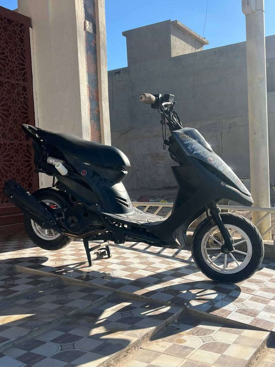 سلام عليكم دراجه ماكس عدله 55كلشي شقال دراجه مرتبه مناقصها شيي كفرات كامله السعر500وبيها مجال حك جيتك الرقم ***********واتساب مفتوح
