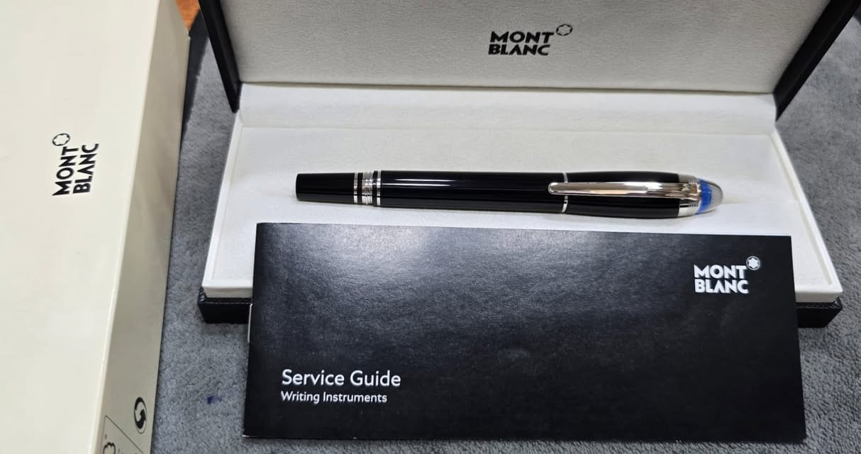 قلم مونت بلان   (Montblanc) حبر 
ستار وولكر - النجمة الطايفة الأزرق  
الريشة مصنوعة من الذهب الخالص        
الماني اصلي الحجم M 
لوك غير مستعمل 
مع العلبه الاصلية
والكرنتي والمرفقات  
للاتصال ***********

