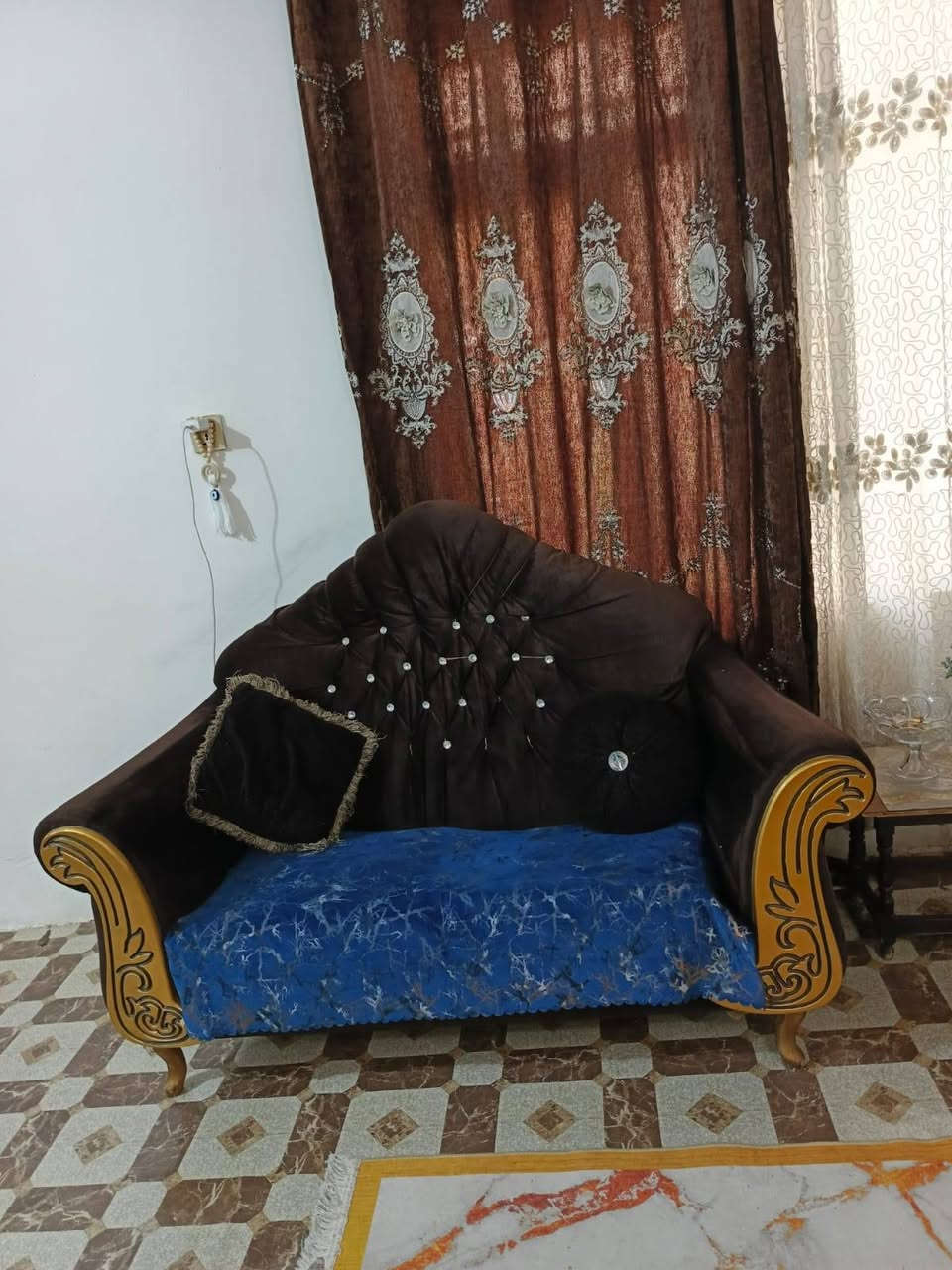 تخم ١٠مقاعد نضيف نضافه ٧٥
ب٢٥٠ 
***********
بغداد اليوسفيه
