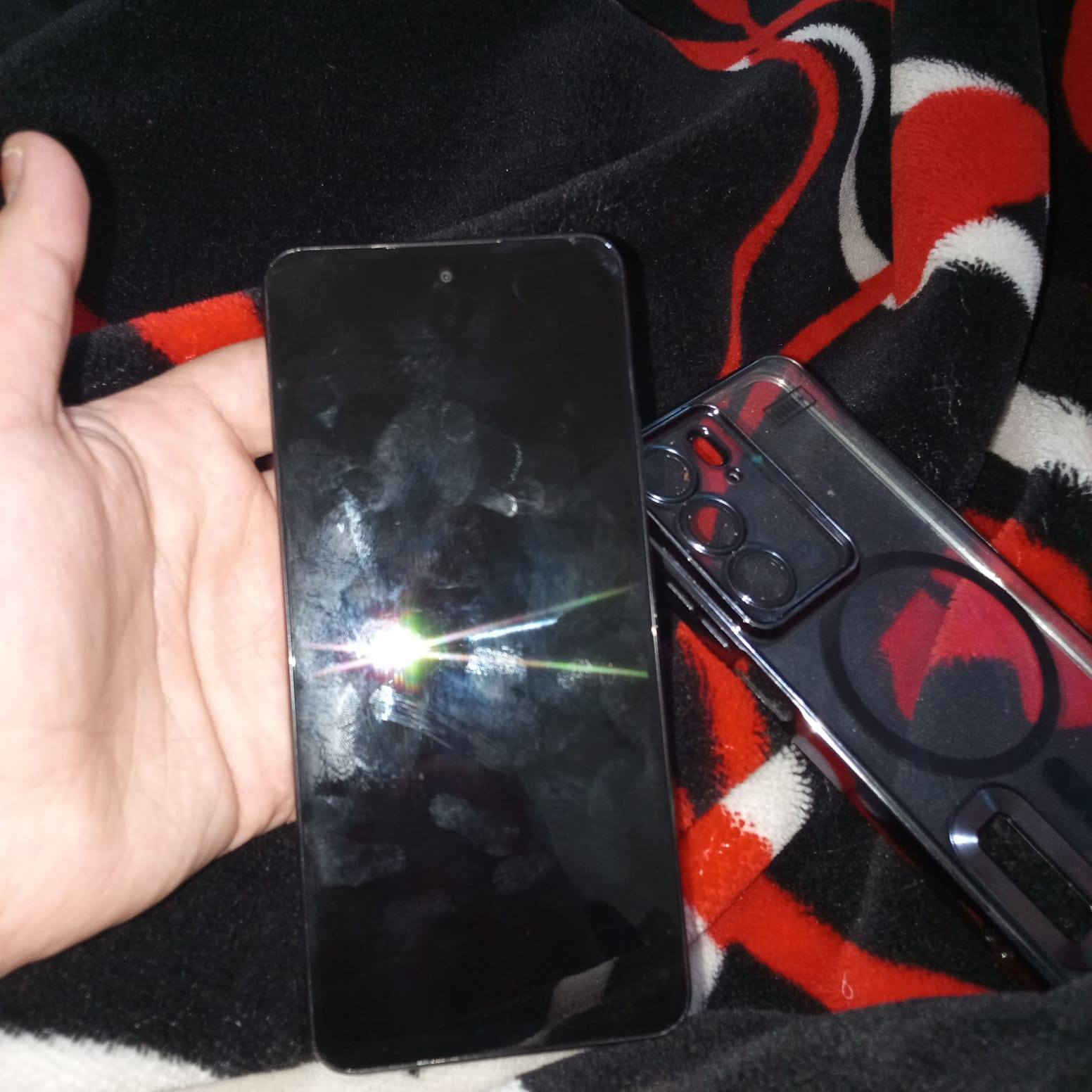 السلام عليكم جهاز ريلمي 71S
جهاز جديد ما داخل صيانه ابد ذاكره 256كارتونه ويا 
السعر 175 وبي مجال مكان بغداد الكاضميه رقمي*********** متواجد فيسبوك للعلم لجهاز ناشره بغير كروبات
