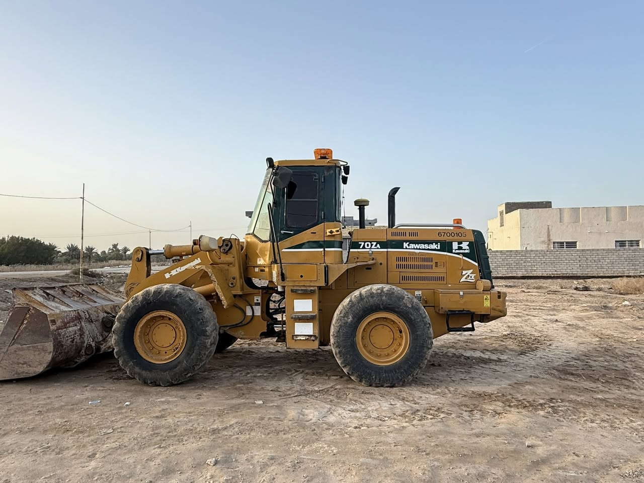 السلام عليكم بيع شفل كاوسكي موديل 2002  رقم ميسان تحويل مباشر سنوي ل 28 مكينه وكير وحداديه كفاله عامه مكينه جاهزه للعمل ليبر هدروليك سعر 340 وبيهه مجال الستفسار *********** ***********   وتساب
