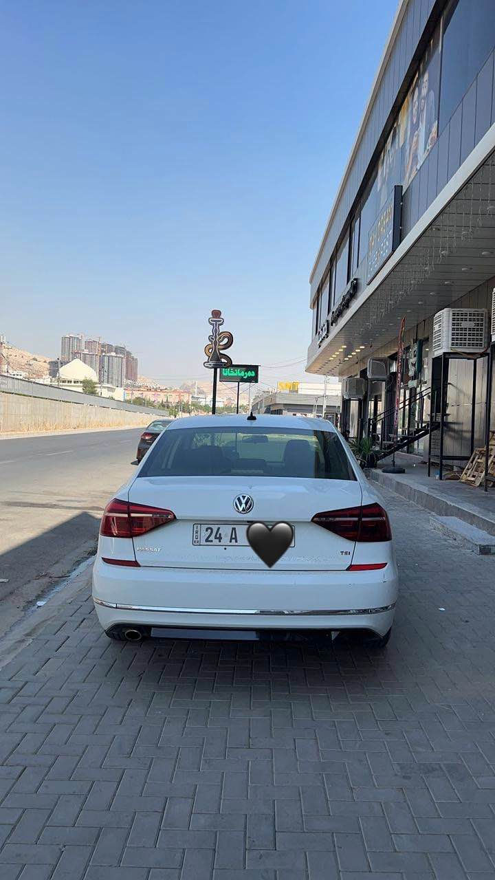 Volkswagen Passat 2018 R line
فولكسواكن باسات ٢٠١٨ كلين تايتل 
مواصفات r line 
كوشنات جلد + تدفئة + كهربائي
رادار أمامي و خلفي و جانبي 
شاشة كبيرة 
سيارة  بدون دعم بدون صبغ كلين تايتل فقد تعديل واحد 
محرك و كير ب شرت مو مفتوح 
ماشية :96000 mile 
سعر : 146 ورقة و مجال بسيط
رقم :***********
مكان سيارة : دهوك دهوك, العراق
