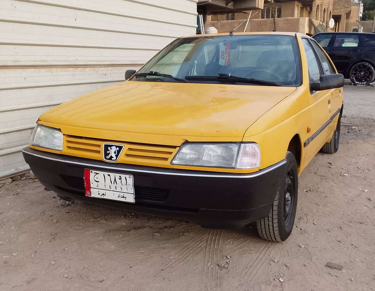 السلام عليكم
بيجو روئ 2009 السياره بيهه جاملغ وباب السايق صبغ فقط اثر شخوط بيهه شاصي واحد معمر باقي السياره كفاله وكله ع بلاد 
السعر 25 تحويل مباشر تاخذ سنويه مجدده ومصفره هيئه وغرامات 
مكان بغداد بلديات ***********
