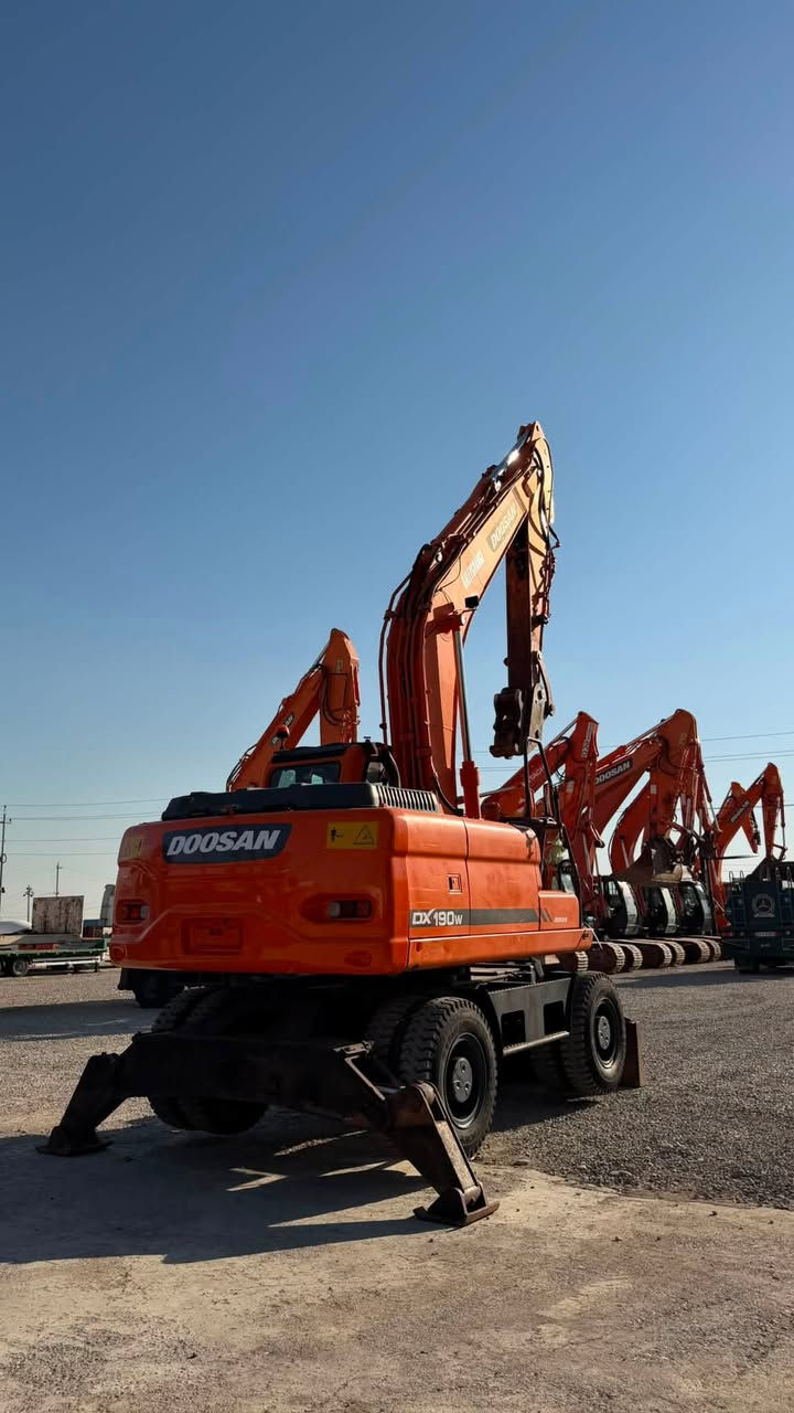 معرض محمد علي
Doosan dx 190-2010
رقم أربيل 

         ☎️📱    ***********
         ☎️📱    ***********
    ساعات:  ٩:٠٠صباحاً   -  ٧:٠٠مساء⏰
    بيع وشراء جميع الاليات الثقيله  كرينات✅
           عنوان أربيل.  / طريق كركوك ✅📍Muhamad Ali
