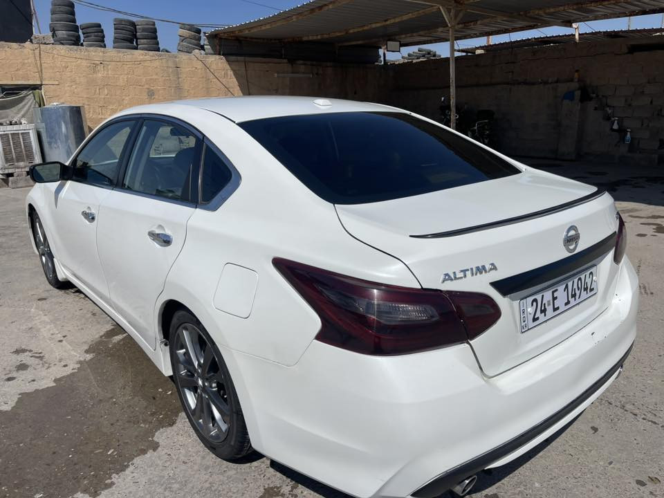 نيسان التما للبيع موديل 2018 sr حادث السيارة  جنطه +  قطعتين رش امريكا بدون دواخل بدون ايرباك
سعر 117  وبيها مجال  للاستفسار 
***********
