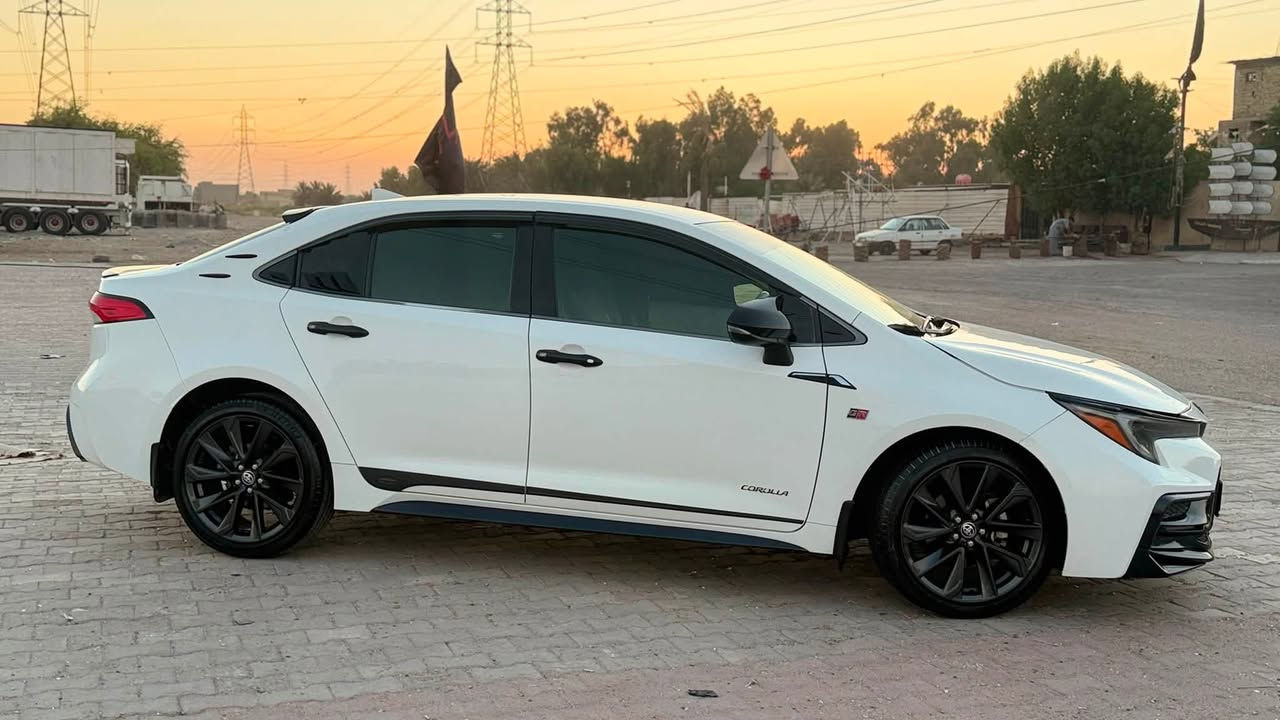 تويوتا كورولا ياباني اصلي 2024 وارد امريكي هايبرد
رقم بغداد بأسمي تحويل ثاني يوم
مابيها اي قطعه صبغ

ضرر السياره (بارد اصبعين بين الباب وجملغ +رصعه في جامع الخلفي)
وكله مرجع ١٠٠٪ PDR؜+ صور الحادث موجوده
رقم الشاصي(JTDCMFE3R3042121)

ماشيه 32 الف سياره جديده ونشطه 
وصارف عليها هواي 
فول مواصفات SE ما بيها اي نقص
-بصمه+دخول ذكي
-هاند بريك بصمه+ اوتو هولد
-اشاره بلمري
-عدسات زنون
-رادار امامي
-مثبت سرعه
-داخل ابيض بلادي
-تخم تاير جديد اصلي الماني
-تلاث انضمه قياده(سبورت+ايكو اقتصادي+ نورمال)
-ويل رياضي بلادي حجم 18
-كامره خلفيه اصليه
-مانع انزلاق
 

السعر 165$
رقم*********** بي وتساب
ممتواجد على الفيس 
العنوان بغداد الغزاليه
