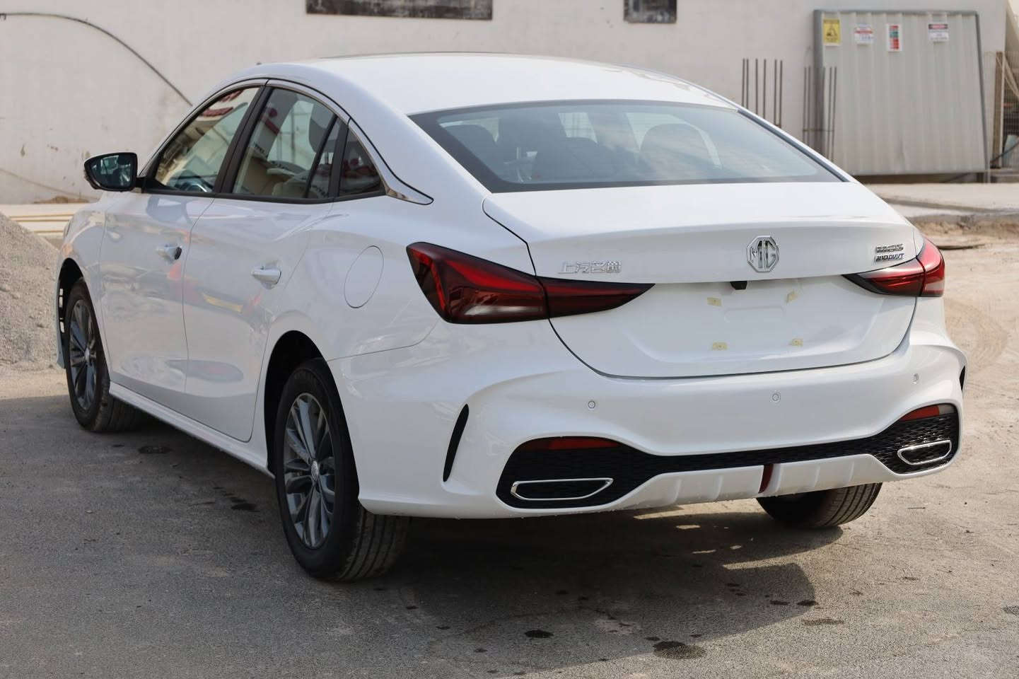 🚗 2025 MG5 1.5L Luxury Edition – Brand New | Export Available 🌍

Drive in style with the all-new 2025 MG5 Luxury Edition. A sporty sedan with premium features, excellent fuel economy, and modern technology—ideal for personal use or export.

MADE IN CHINA 🇨🇳

Vehicle Details:
✅ Model: 2025 MG5 180DVVT Global Luxury Edition
✅ Engine: 1.5L Petrol
✅ Transmission: CVT Automatic
✅ Power: 129 HP
✅ Top Speed: 180 km/h
✅ Fuel Economy: 6.38L/100km
✅ Drive: Front-Wheel Drive

🌍 Available Only for Export
📍 Located in Dubai, UAE

📲 Contact / WhatsApp: +971 54 581 8042

---

🚗 إم جي 5 موديل 2025 فئة لاكجري 1.5 لتر – جديدة بالكامل | متوفرة للتصدير فقط 🌍

استمتع بقيادة إم جي 5 موديل 2025 بتصميم رياضي، ومواصفات فاخرة، واستهلاك اقتصادي للوقود، وتقنيات حديثة.

صناعة صينية 🇨🇳

المواصفات:
✅ موديل: MG5 180DVVT Global Luxury Edition 2025
✅ المحرك: 1.5 لتر بنزين
✅ ناقل الحركة: أوتوماتيك CVT
✅ القوة: 129 حصان
✅ السرعة القصوى: 180 كم/ساعة
✅ استهلاك الوقود: 6.38 لتر/100 كم
✅ نظام الدفع: دفع أمامي

🌍 للتصدير فقط
📍 دبي، الإمارات العربية المتحدة

📲 واتساب: +971 54 581 8042

---

🚗 ام‌جی 5 مدل 2025 نسخه لوکس 1.5 لیتری – صفر کیلومتر | فقط برای صادرات 🌍

ام‌جی 5 مدل 2025 با طراحی اسپرت، امکانات لوکس، مصرف سوخت اقتصادی و فناوری مدرن.

ساخت چین 🇨🇳

مشخصات:
✅ مدل: MG5 180DVVT Global Luxury Edition 2025
✅ موتور: 1.5 لیتری بنزینی
✅ گیربکس: اتوماتیک CVT
✅ قدرت: 129 اسب بخار
✅ حداکثر سرعت: 180 کیلومتر بر ساعت
✅ مصرف سوخت: 6.38 لیتر در هر 100 کیلومتر
✅ دیفرانسیل جلو

🌍 فقط برای صادرات
📍 دبی، امارات متحده عربی

📲 واتساپ: +971 54 581 8042

---

🚗 MG5 2025 1.5L Luxury Edition – Neuve | Disponible uniquement pour l'export 🌍

La nouvelle MG5 Luxury Edition 2025 offre un design sportif, des équipements haut de gamme et une excellente consommation de carburant.

Fabriquée en Chine 🇨🇳

Caractéristiques :
✅ Modèle : MG5 180DVVT Global Luxury Edition 2025
✅ Moteur : Essence 1,5 L
✅ Boîte de vitesses : Automatique CVT
✅ Puissance : 129 ch
✅ Vitesse maximale : 180 km/h
✅ Consommation : 6,38 L/100 km
✅ Transmission : Traction avant

🌍 Export uniquement
📍 Dubaï, Émirats arabes unis

📲 Contact / WhatsApp : +971 54 581 8042

---

🚗 MG5 2025 1.5L Luxury Edition – Новый автомобиль | Только на экспорт 🌍

Новый MG5 Luxury Edition 2025 — стильный седан с современными технологиями, отличной экономией топлива и богатой комплектацией.

Сделано в Китае 🇨🇳

Характеристики:
✅ Модель: MG5 180DVVT Global Luxury Edition 2025
✅ Двигатель: 1,5 л бензиновый
✅ Коробка передач: Автоматическая CVT
✅ Мощность: 129 л.с.
✅ Максимальная скорость: 180 км/ч
✅ Расход топлива: 6,38 л/100 км
✅ Привод: Передний

🌍 Только для экспорта
📍 Дубай, ОАЭ

📲 Контакт / WhatsApp: +971 54 581 8042 دبي, الإمارات العربية المتحدة


**إذا كنت صاحب هذا الإعلان وتريد حذفه لأي سبب، رجاءا أرسل رسالة إلى الدعم الفني**