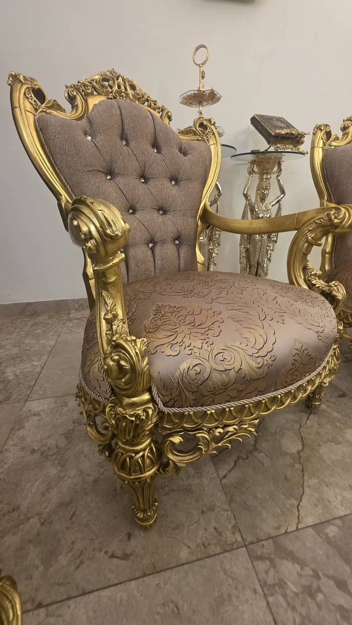 تخم تركي زان ملكي دزاين إيطالي حديث اخو الجديد ١٠ مقاعد وطبلة وسط 
 مليونين قفل 🔐 ***********
