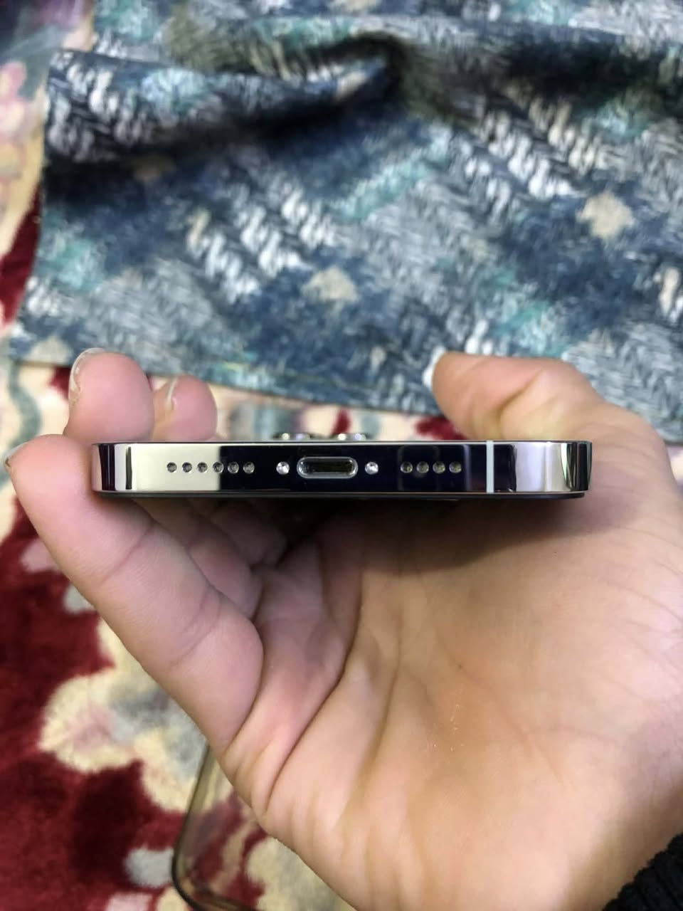 السلام عليكم
ايفون ١٣ برو ماكس 
الذاكره ١٢٨ 
البطاريه ٩٣ بلادي 
تك سيم كارت ويا شريحه إلكترونيه يعني تكدر تشغل ١٠ سيمكرتات بي 
مبدل شاشه فقط وفيس إيدي شغال
نموذج m 
كامرات دمعه 
الجهاز فقط البارحه ومع من إيدي ول ضهر نكسر بس من الداخل التبديل مالتو ب ١٠ 
الجهاز شرط شخطه مابي 
ألون ابيضّ 
السعر ٤٨٠ وبي مجال للطيبين 
رجاءً الماشراي لايعلق ولا يدخل خاص
للاستفسار خاص أو ***********
