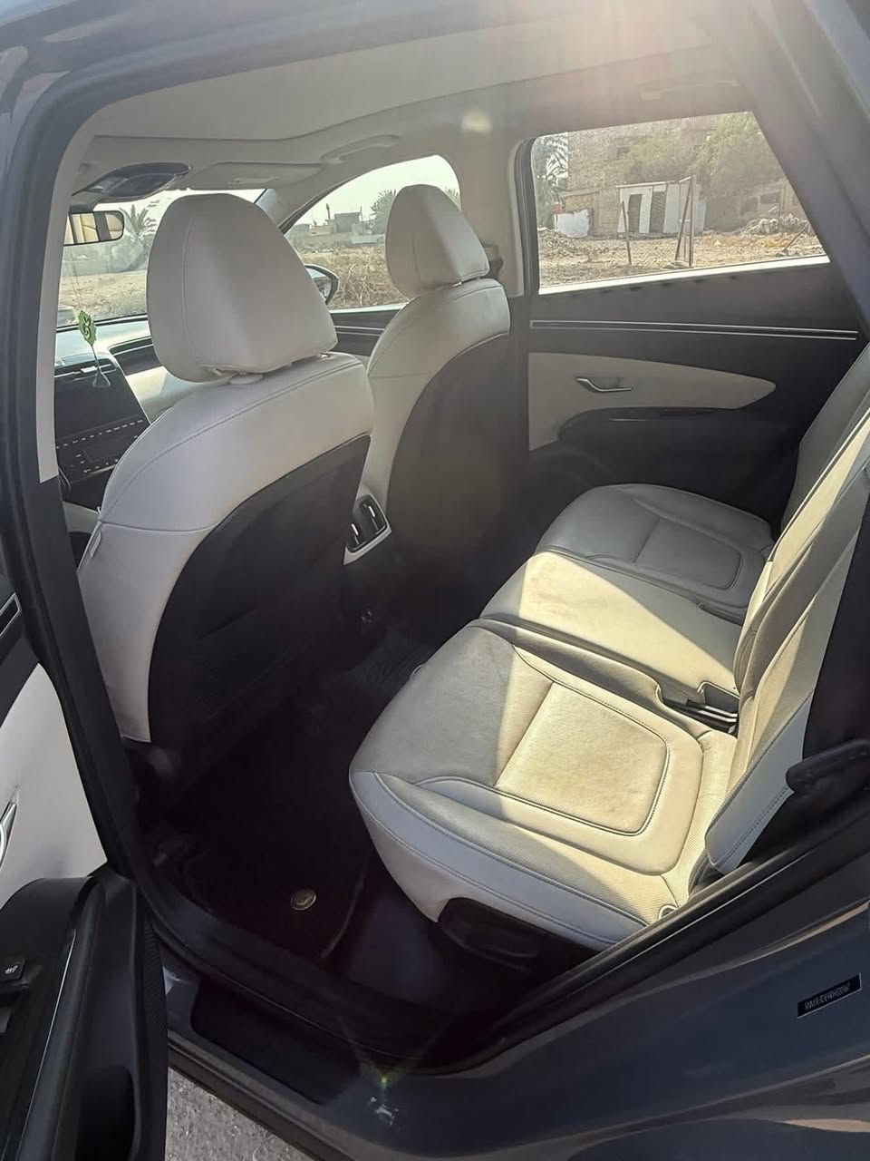 ......هونداي توسان بانزين 
موديل2024
....لمتد فوووول مواصفات بانوراما 
......... أعلى فئة بالتوسان جديدة جدَّاا 
محرك 2.5
........لون إسمنتي 
..داخل جلد ابيض
 
......المواصفات 
.... لمتد vip فول الفول أمريكي  
.............. LIMITED VIP
1- بصمة تشغيل 
2- بصمة أبواب لمس دخول ذكي 
3- بنوراما على طول السيارة 
4- صندوق كهرباء شفط 
5- كامرات 360 درجة
 ( جانبية - أمامية - خلفية ) 
6- كامرات مع الأشارة 
7- السيارة تتقدم وترجع بالبصمة 
8- تبريد وتدفئة بالكشنات كشنات أمامية وتدفئة بالكشنات الخلفية
9- رادرات وسياقة ذاتية 
10- الكشنات الأمامية كهرباء 
11- أضواء محيطية 
12- كشنات خلفية هيتر 
13- مرايات تعتيم ذاتي 
14- أبل كار بلي 
15- أندرويد أوتو 
16- شاشة دجيتل 3 أشكال للقيادة 
17- أشاير ترحيب 
18- أضواء أمامية LED زنون 
19- أضواء خلفية LED
20- نظام سماعات BOOS
21- فول أوامر صوتية 
22- جامات أوتو 
23- قطعتين تبريد 
24- إشارات ب المري
25- كير دگم 
26- شفتات ستيرن 
27- تحكمات ستيرن 
28- السيارة تو ويل 
29- هاند بريك بصمة 
30- شحن واير ليس 
31- منافذ شحن 
32- أوتو هولد 
33- تشغيل عن بعد 
34- السيارة أوتو بارك 
35- حساسات أمامية 
36- حساسات خلفية
السعر 215 وبيها مجال حق الجية 
العنوان بغداد بسمايه 
رقم الهاتف ***********
