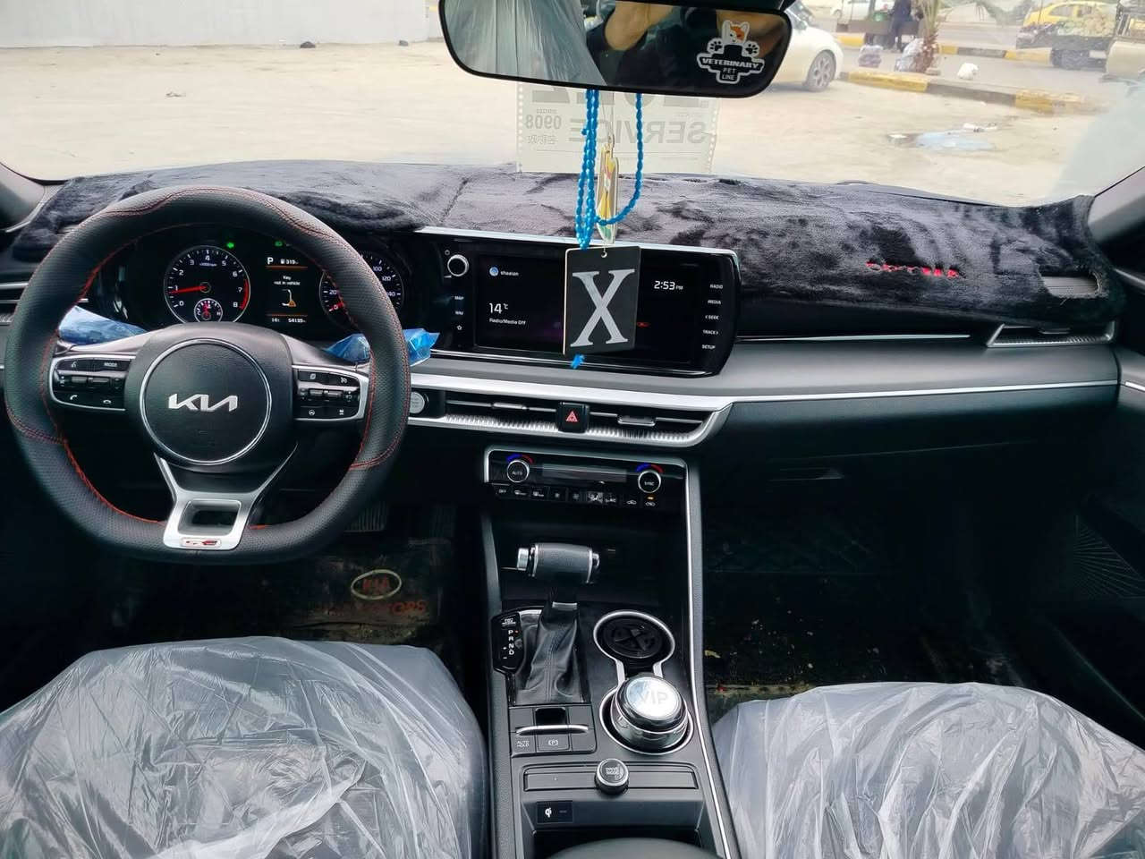 السلام عليكم
كي فايف جيتي لاين
 موديل 2022 
رقم اربيل الدولي 
ماشيه 53 الف ميل 
  فول مواصفات  
بانورما
دخل  جلد. اسود 
تحكم ستيرن 
4 انضمه قياده 
كرسي كهرباء 
تشغيل عن بعد 
رادار امامي 
قياده ذاتيه
دخول ذكي 
شحن لاسلكي 
محرك وكير شرط 
مكينه ١٦٠٠ تيربو 
 كير 8 نمر A
حادثها بوند جاملغ صبغ وجاملغ خلفي عل بارد  بدون دواخل
شرط التحويل 
السعر 180$ وبيها مجال
🛑ملاحظه مهمه
 يرجى الاتصال من  الساعه 9 صباحأ إلى الساعه 9 مساء
#العنوان موصل الجديده شارع بغداد مجاور سنتر بغداد
#مكتب ال رزان للسيارت
***********
***********
