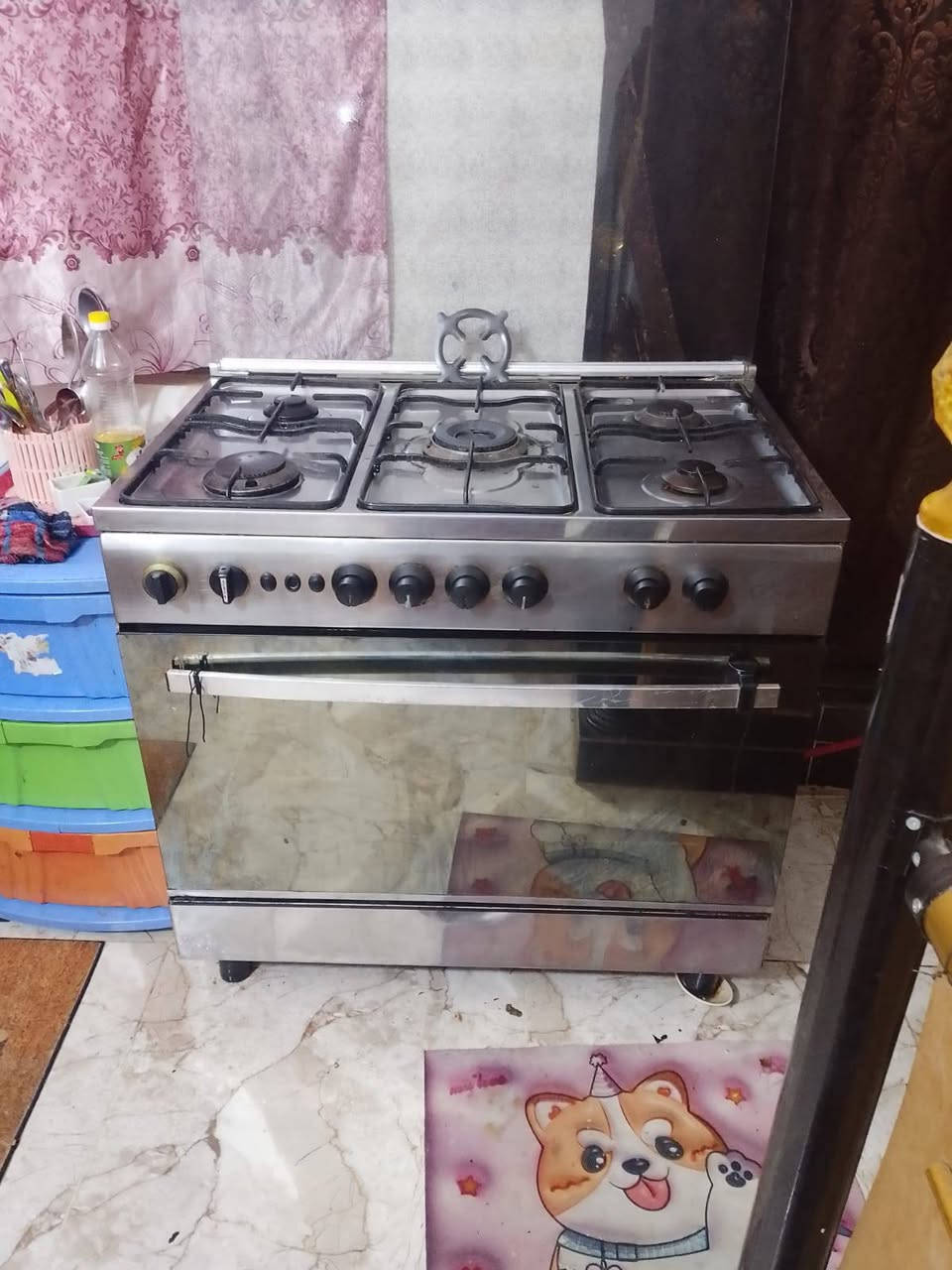 بلازمه حجم ٣٢ بدون نت نضافه فول السعر ٦٠ الف قفل
طباخ نضيف وشغال كله السعر ١٢٠ الف
***********
