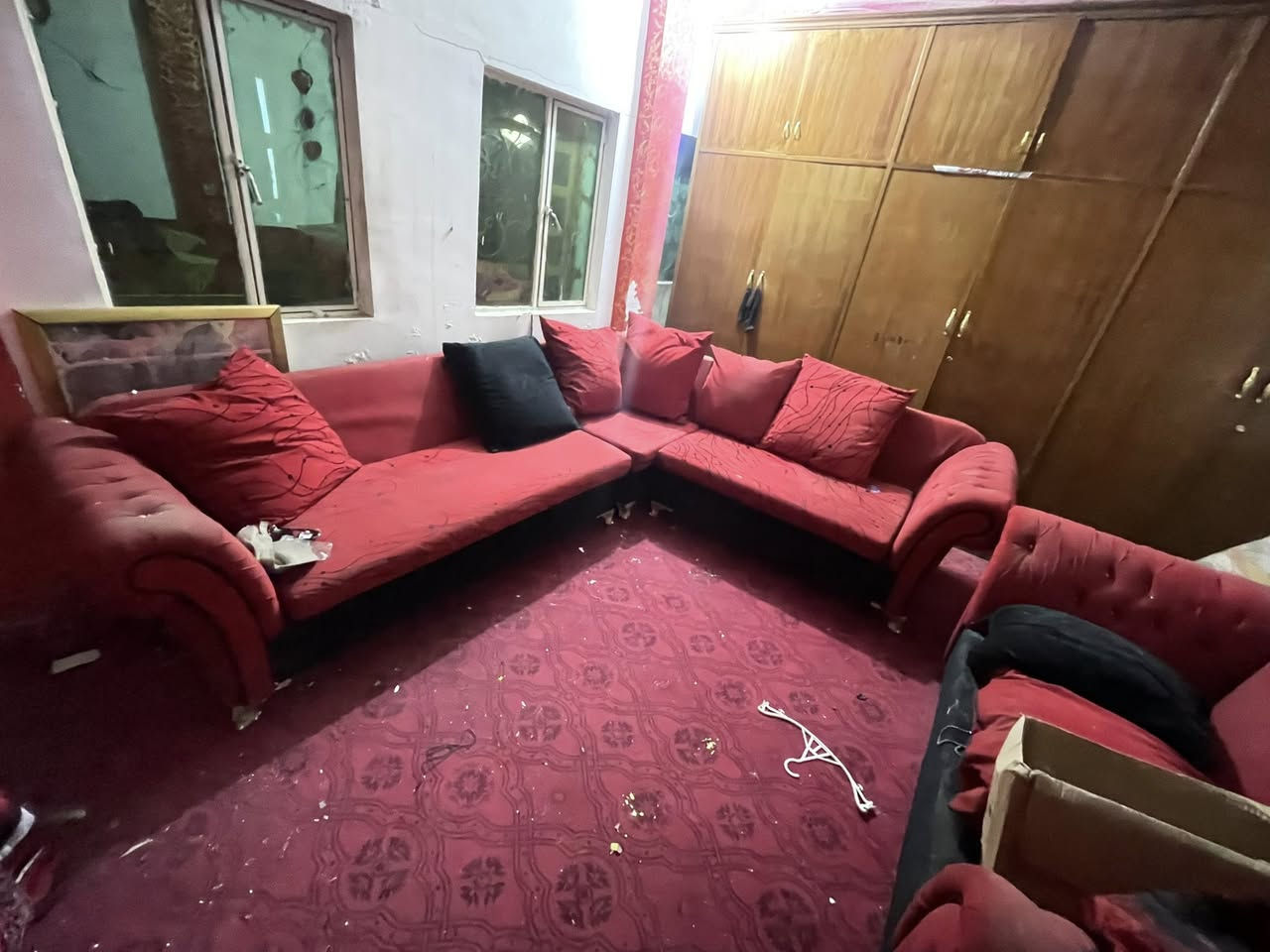 غراض مستعمل قديمة ، خلي سعرك واخذ ،
الاجهزه كلها شغاله علفحص 
مكاني كاظمية 
***********
