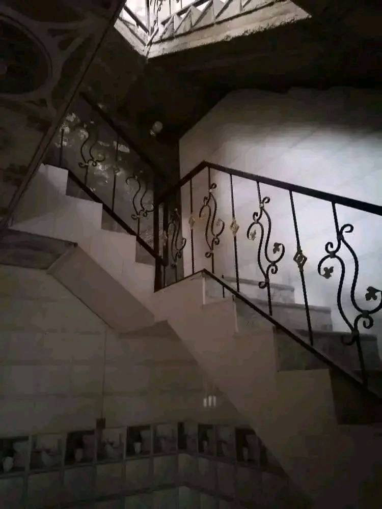 دار للإيجار 50م طابق ونص حي النداء منطقة 58 قريب المدرسة الوردية تفاصيل الدار  صالة  ومطبخ وصحيات وفوك غرفة وصحيات  من عمود 23 وتنزلون للحي اتصال ***********
