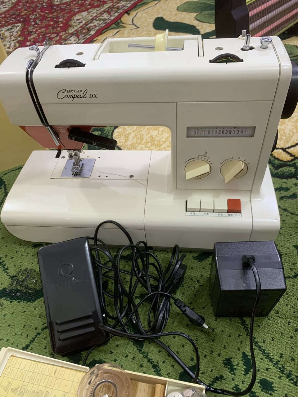 مكينه خياطه براذر ياباني. جديده مستعمله شي قليل  مكفوله من التصليح ولعطل  السعر 350 الف.  ***********
